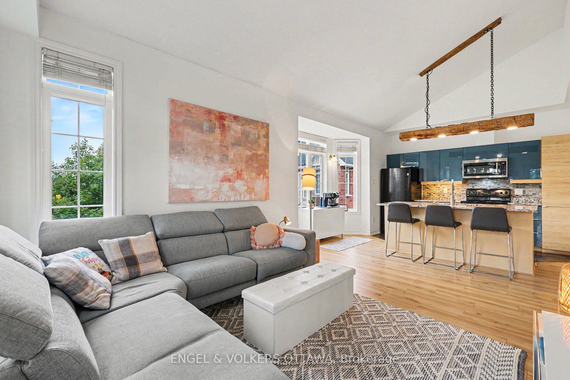 Photo 8 of 53 Hawkstone Gate, Ottawa, Kanata - Beaverbrook — HOMEH