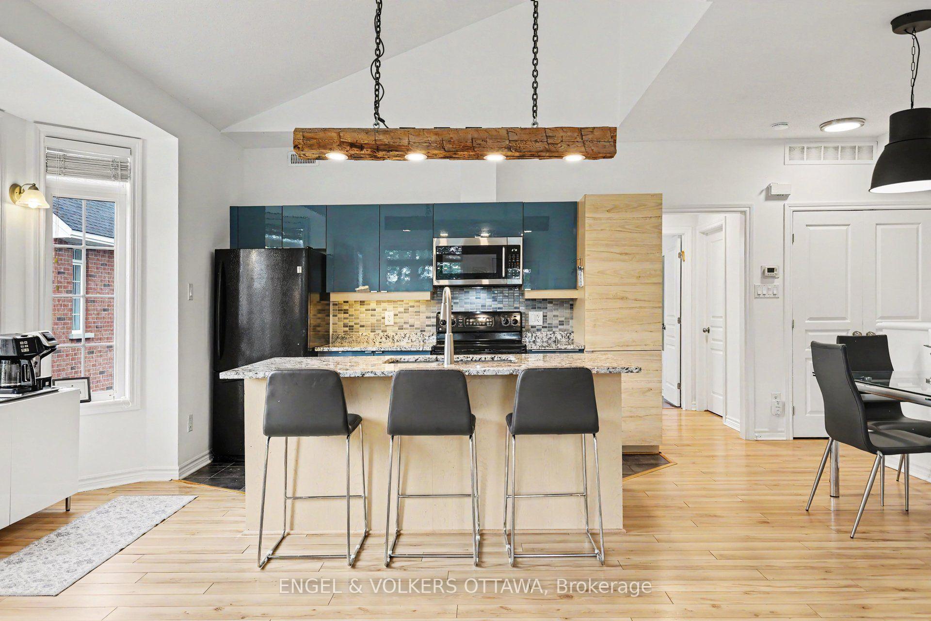 Photo 10 of 53 Hawkstone Gate, Ottawa, Kanata - Beaverbrook — HOMEH