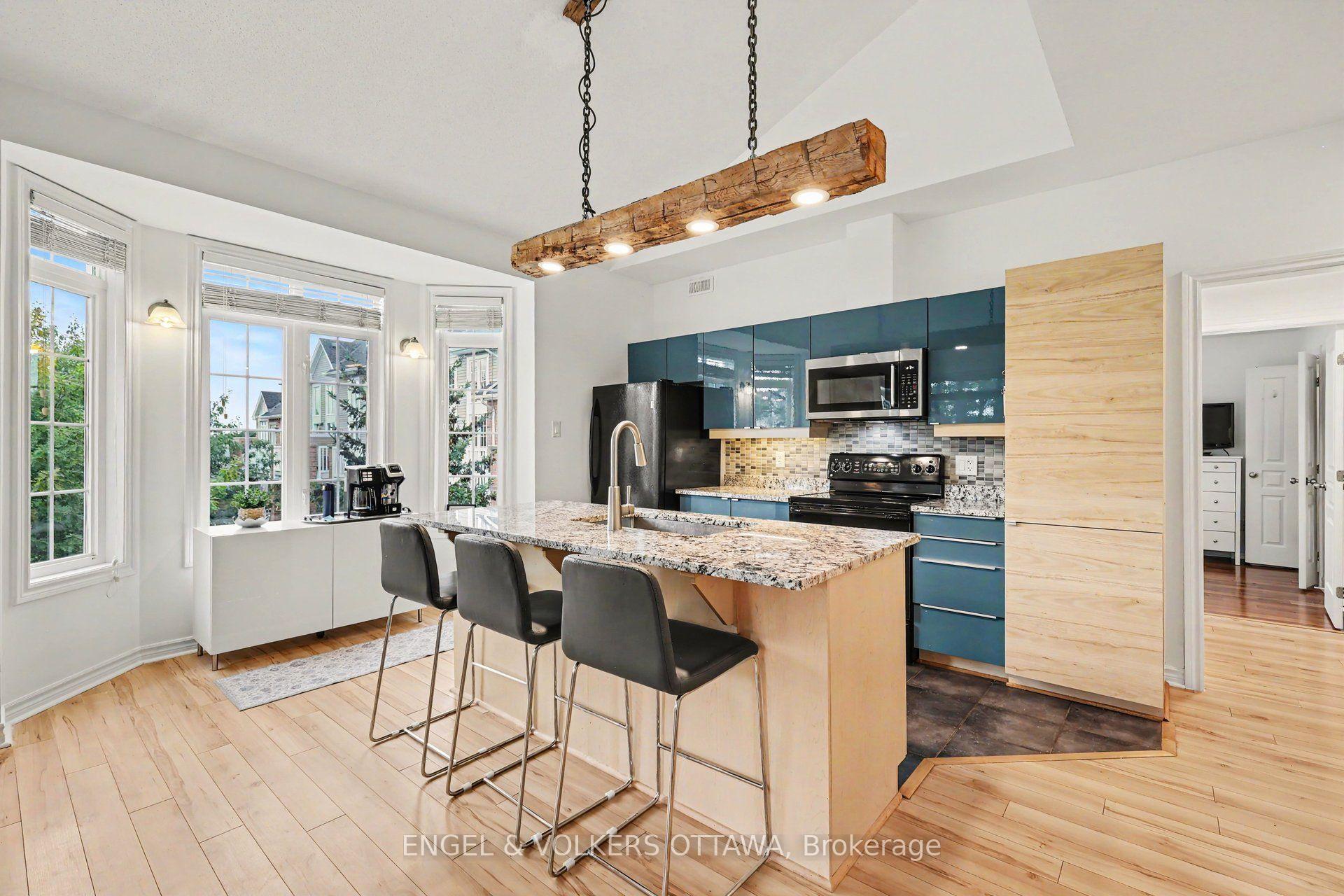 Photo 11 of 53 Hawkstone Gate, Ottawa, Kanata - Beaverbrook — HOMEH
