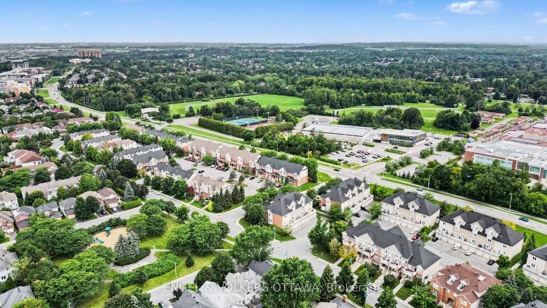 Photo 23 of 53 Hawkstone Gate, Ottawa, Kanata - Beaverbrook — HOMEH