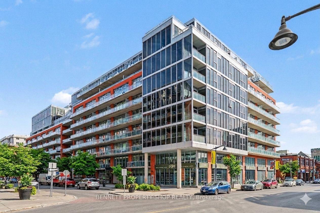 Photo of Unit 811, 360 McLeod Street