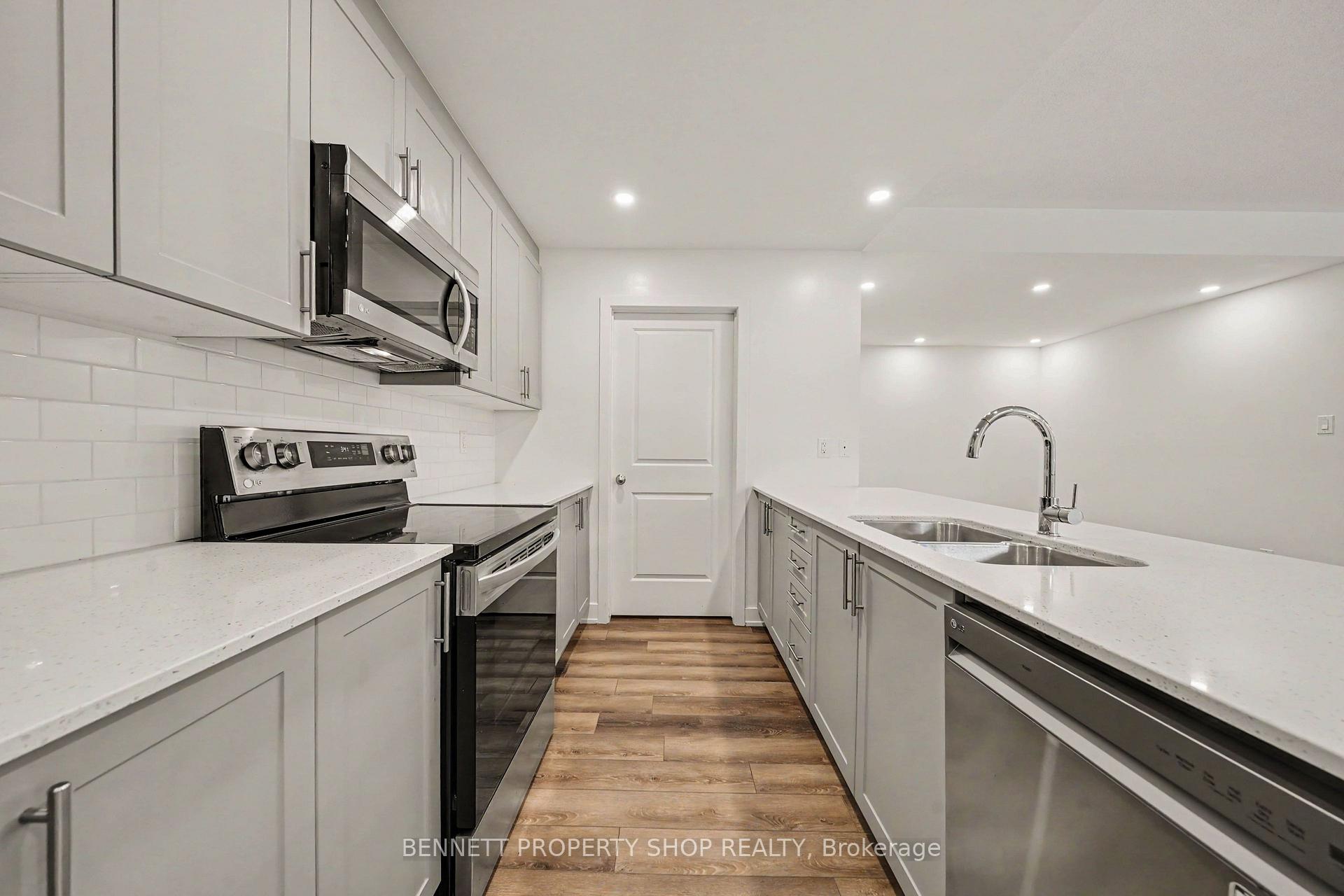 Photo 5 of Unit K, 410 Rolling Meadow Crescent, Ottawa, Mer Bleue/Bradley Estates/Anderson Park — HOMEH