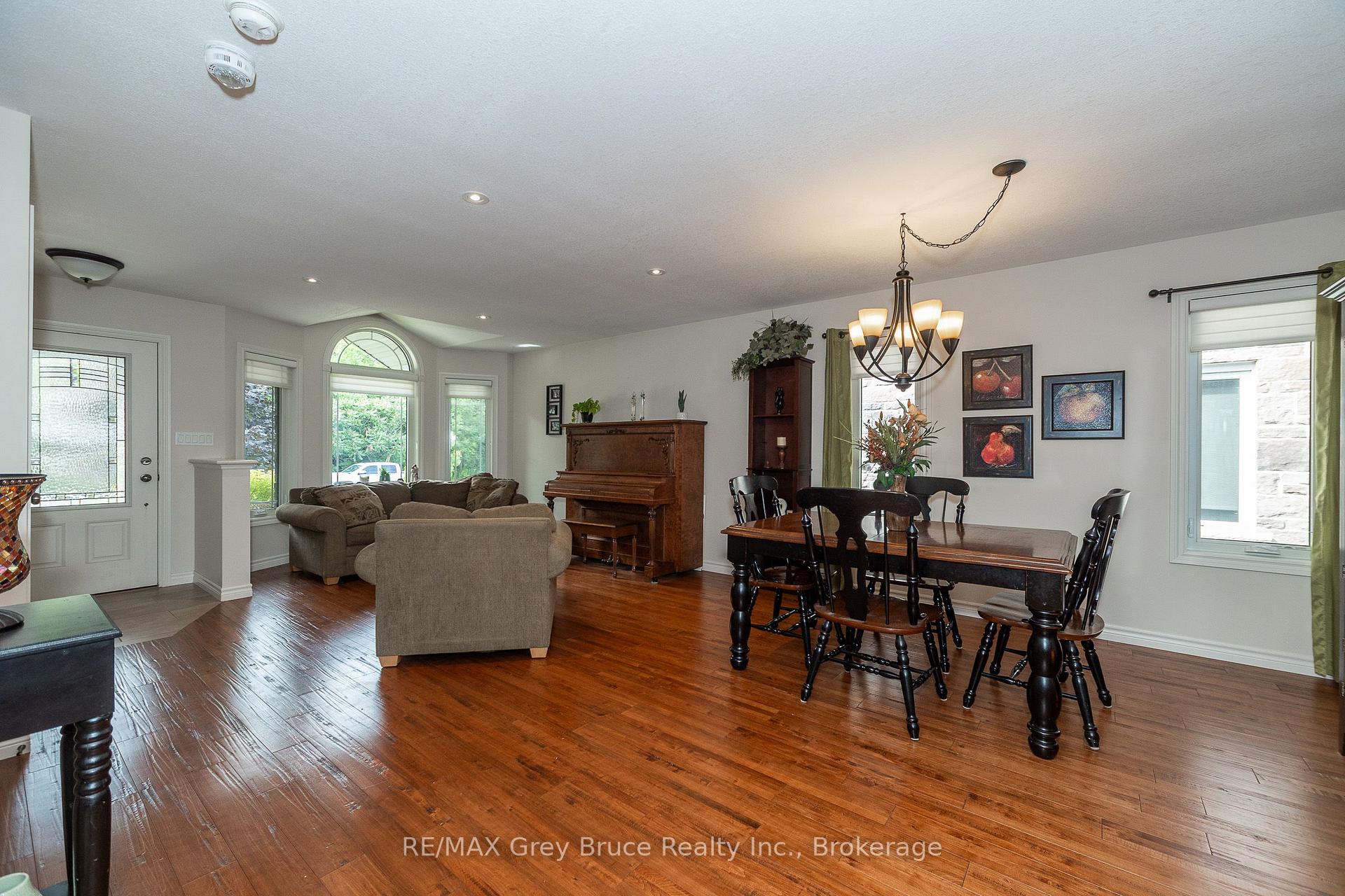 Photo 7 of 2591 7th Avenue E, Owen Sound — HOMEH