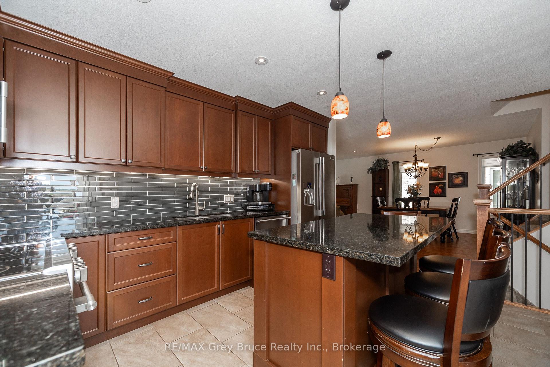 Photo 8 of 2591 7th Avenue E, Owen Sound — HOMEH