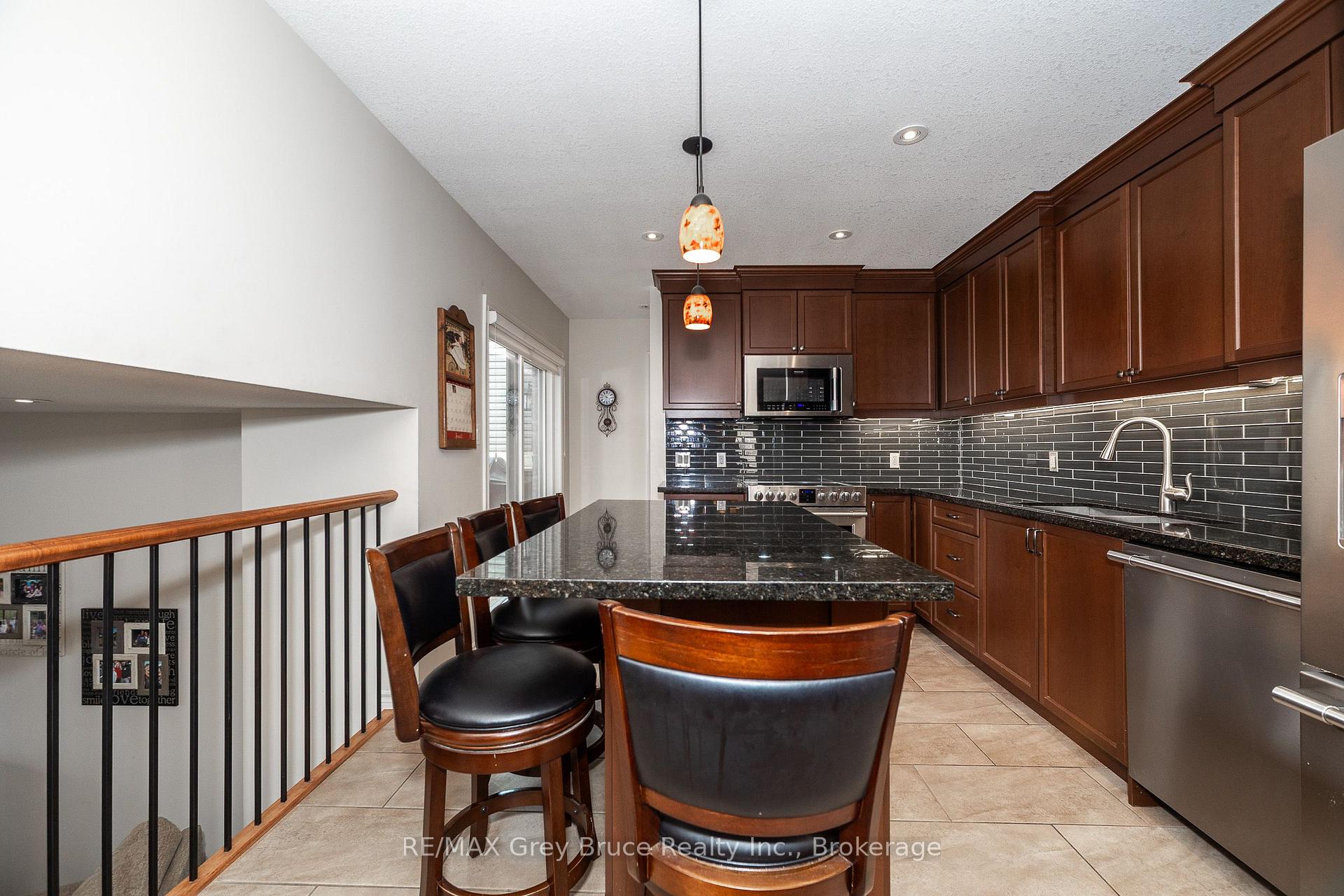 Photo 9 of 2591 7th Avenue E, Owen Sound — HOMEH