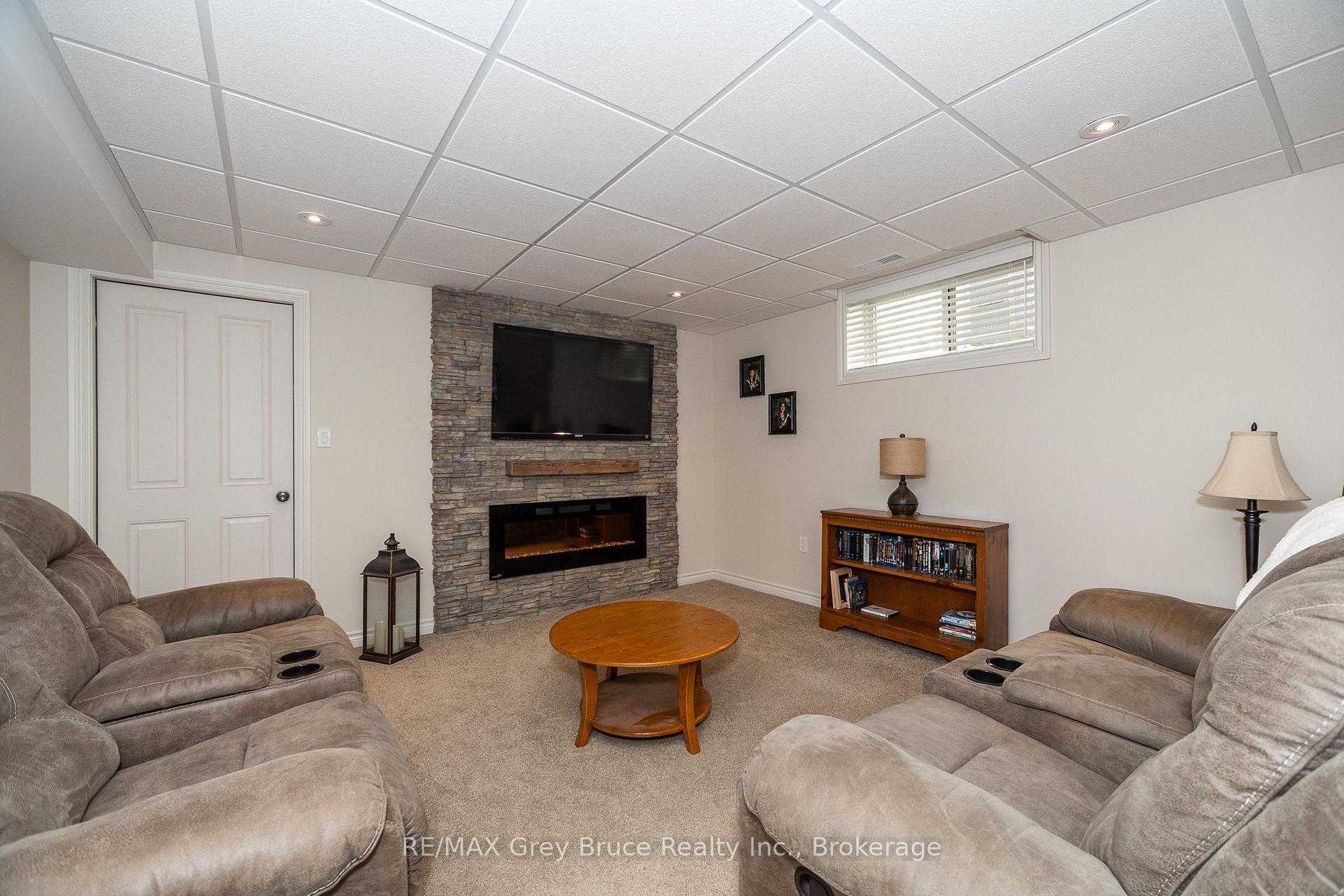 Photo 24 of 2591 7th Avenue E, Owen Sound — HOMEH