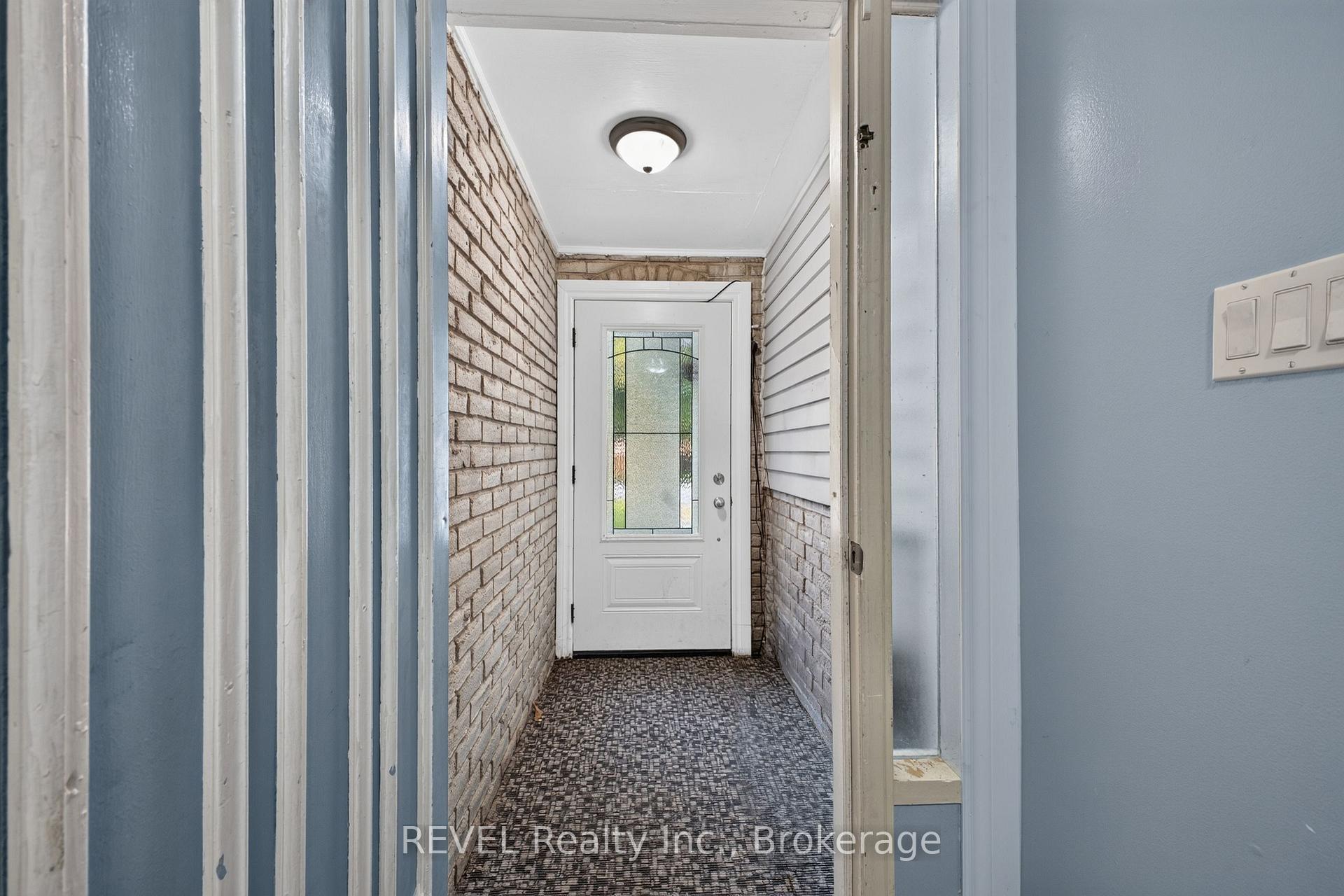 Photo 2 of 4 Kerwin Gate, St. Catharines, Lakeport — HOMEH