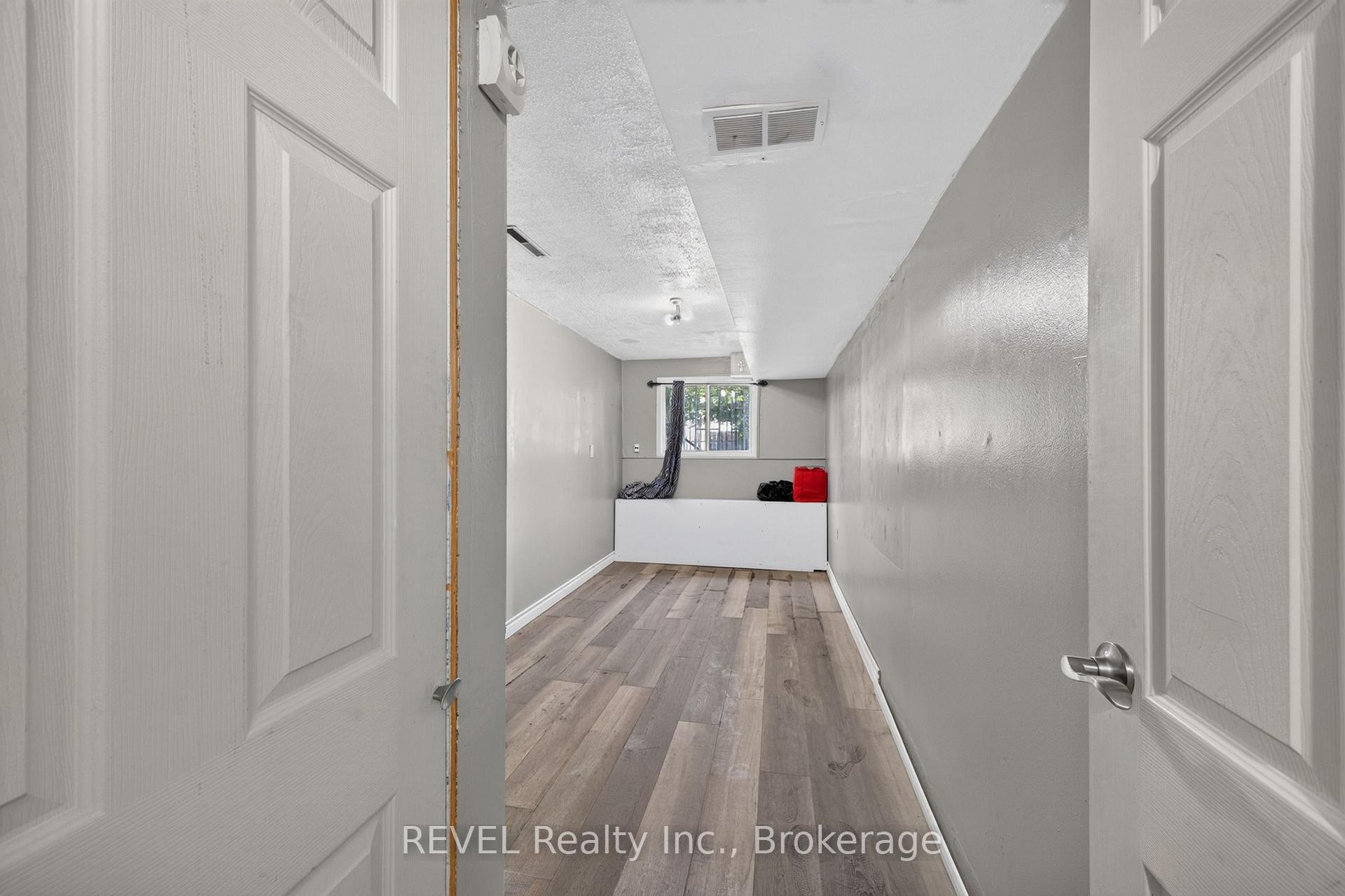 Photo 13 of 4 Kerwin Gate, St. Catharines, Lakeport — HOMEH