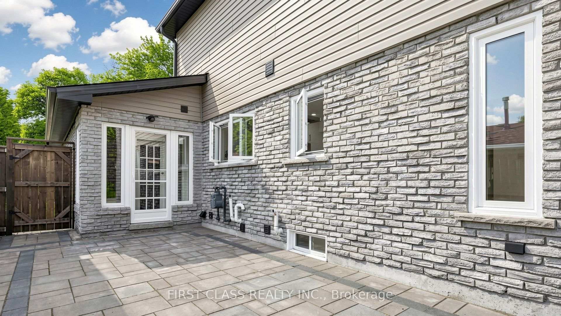 Photo 45 of 2337 Devon Road, Oakville, Ford — HOMEH