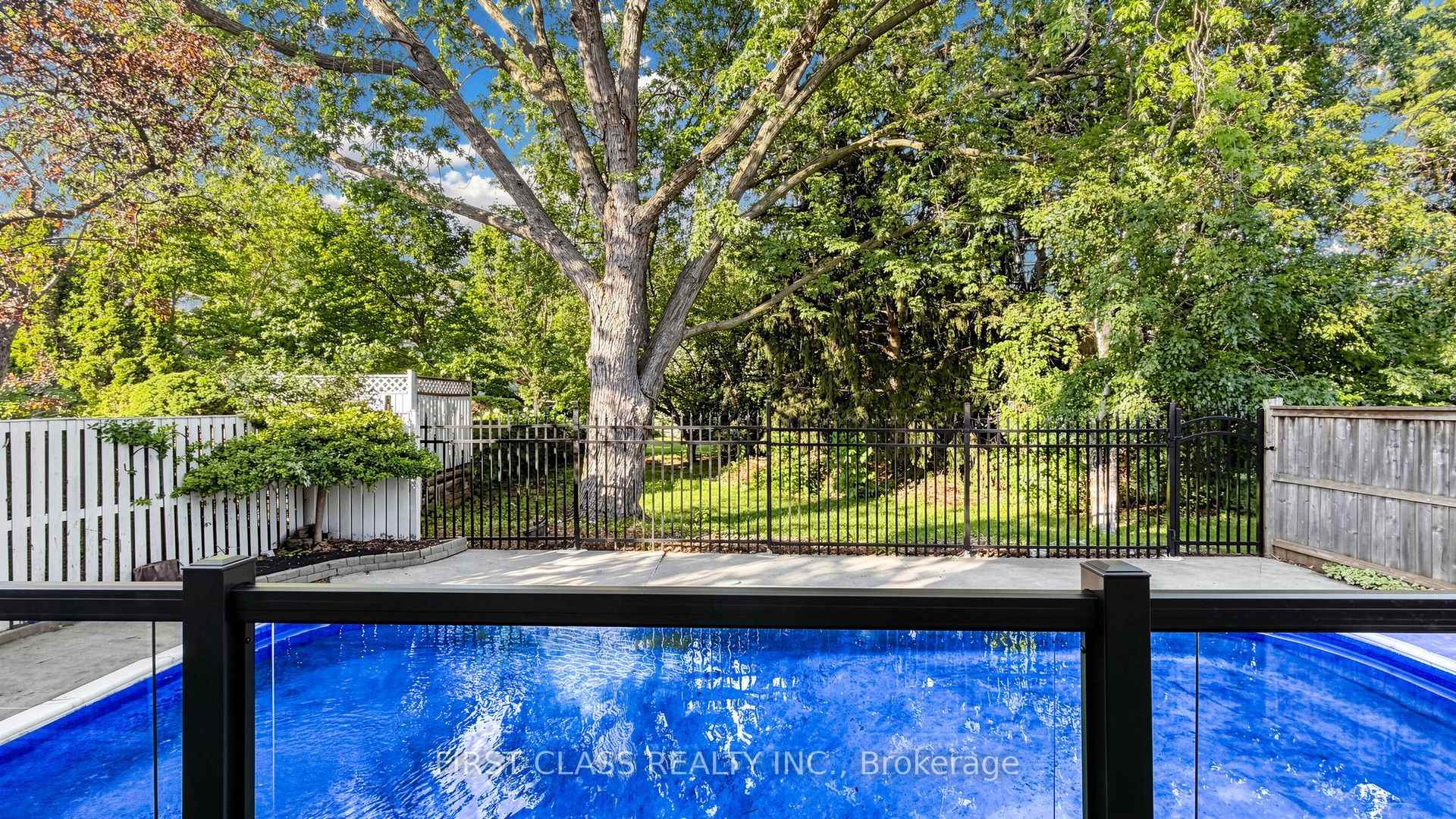 Photo 47 of 2337 Devon Road, Oakville, Ford — HOMEH