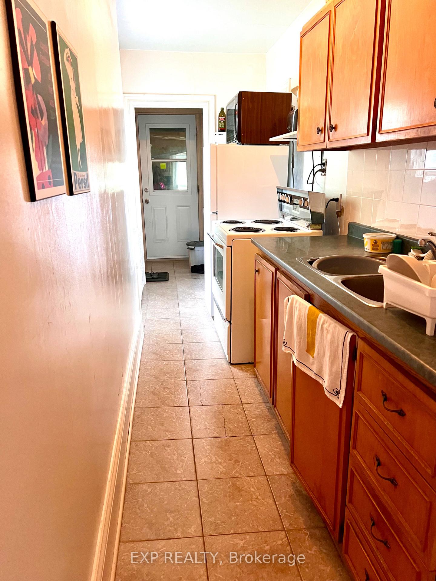 Photo 11 of 107 Spadina Avenue, Ottawa, Hintonburg — HOMEH