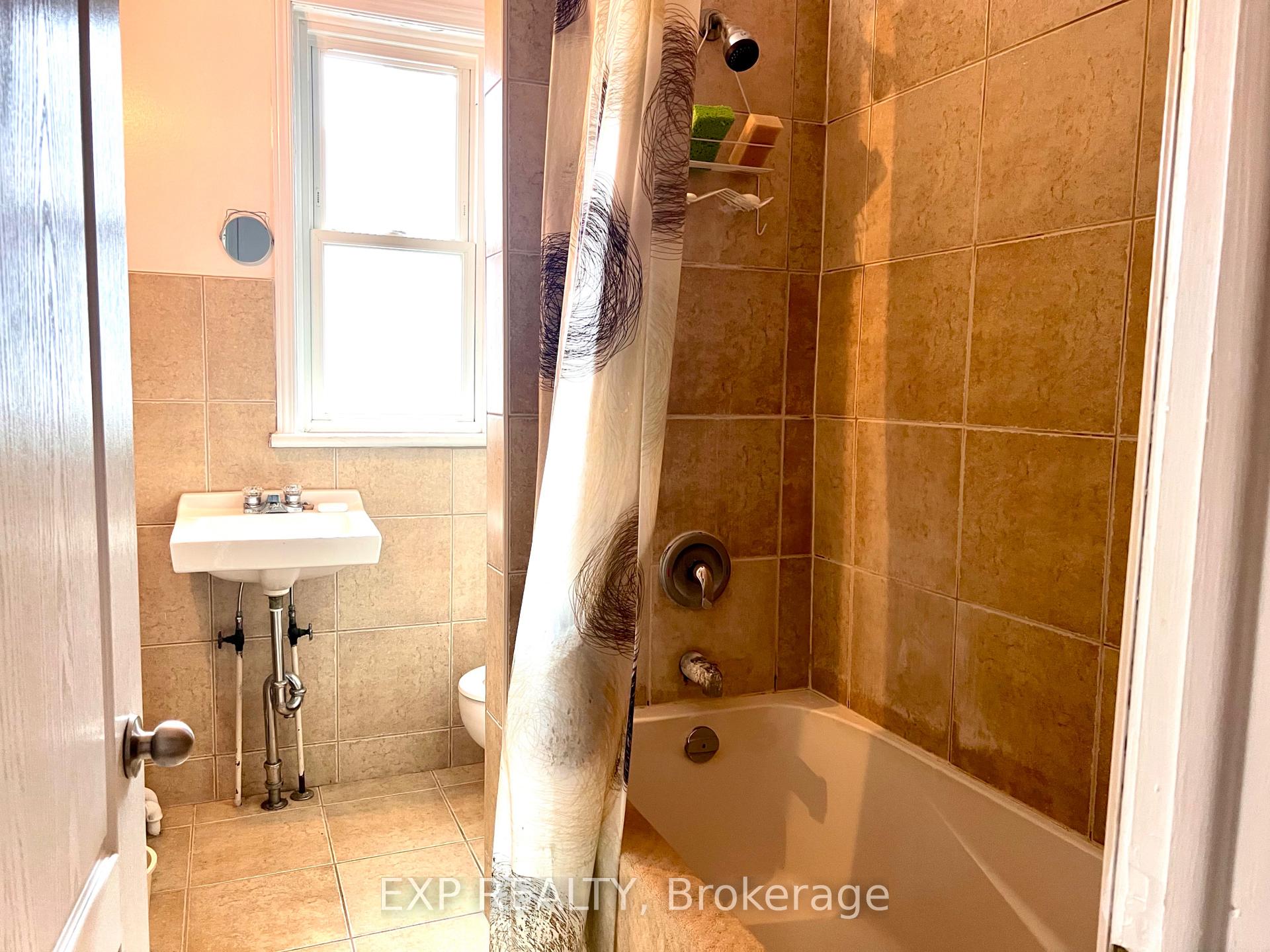 Photo 15 of 107 Spadina Avenue, Ottawa, Hintonburg — HOMEH
