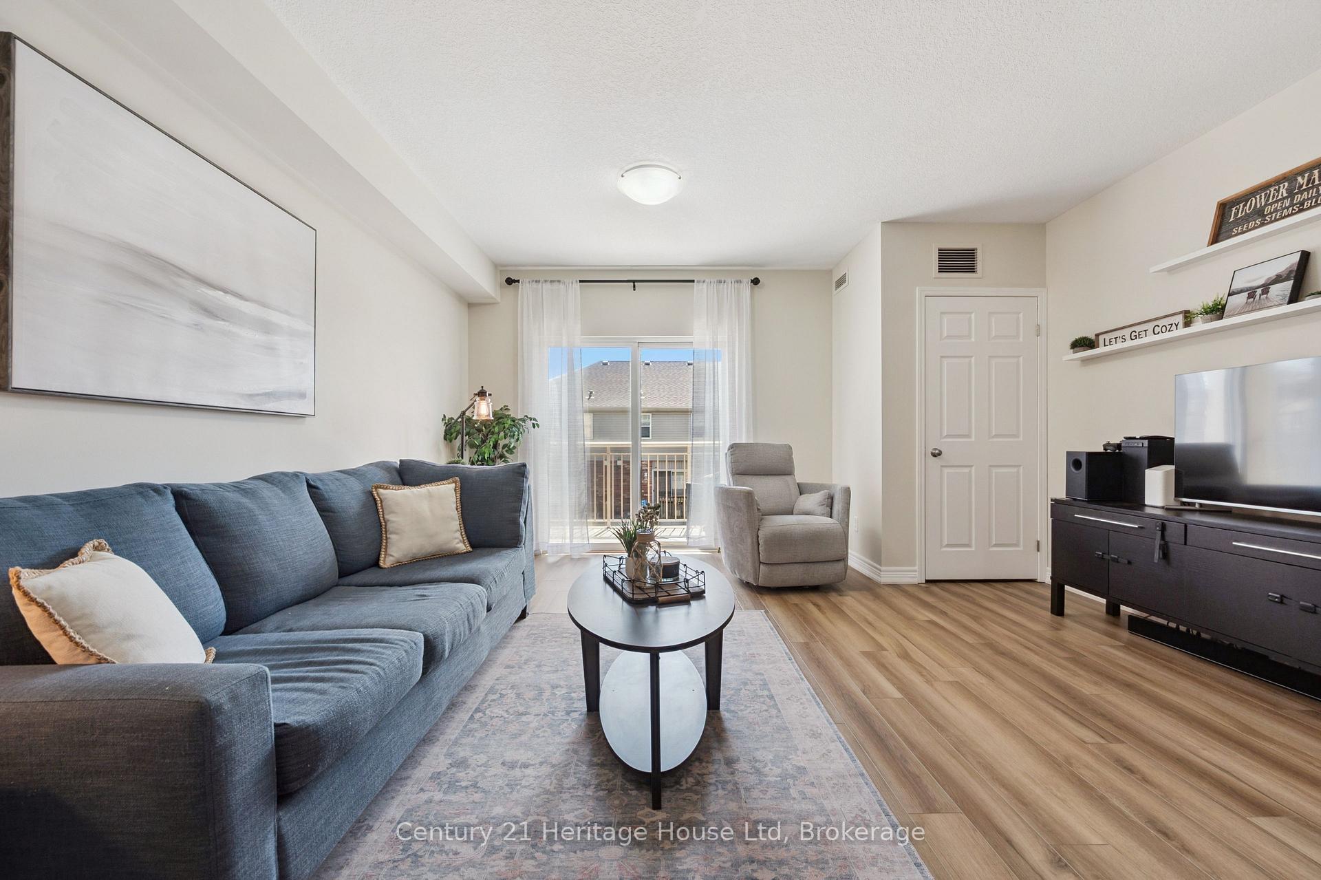 Photo 4 of Unit 207, 901 Paisley Road, Guelph, Willow West/Sugarbush/West Acres — HOMEH