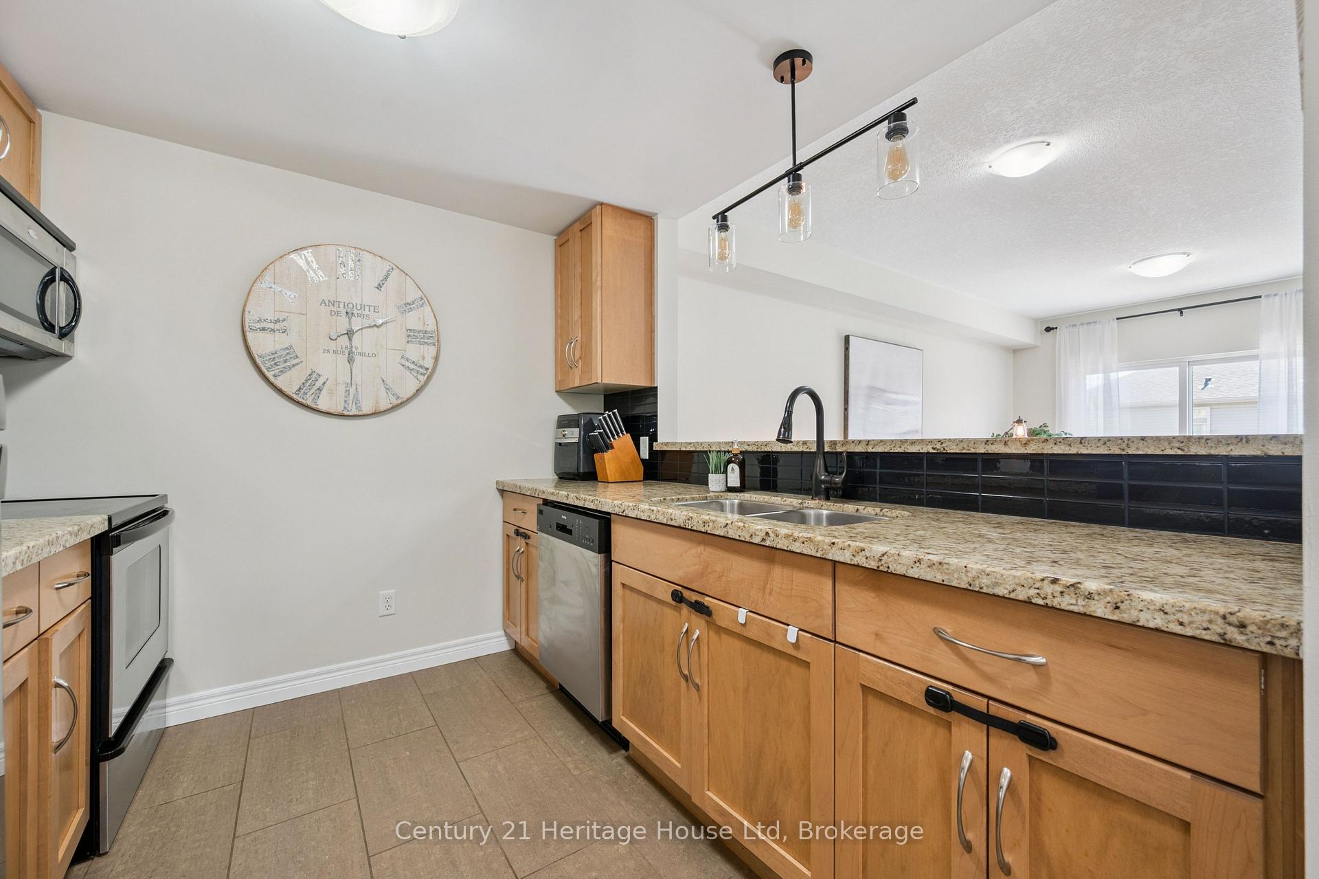 Photo 12 of Unit 207, 901 Paisley Road, Guelph, Willow West/Sugarbush/West Acres — HOMEH