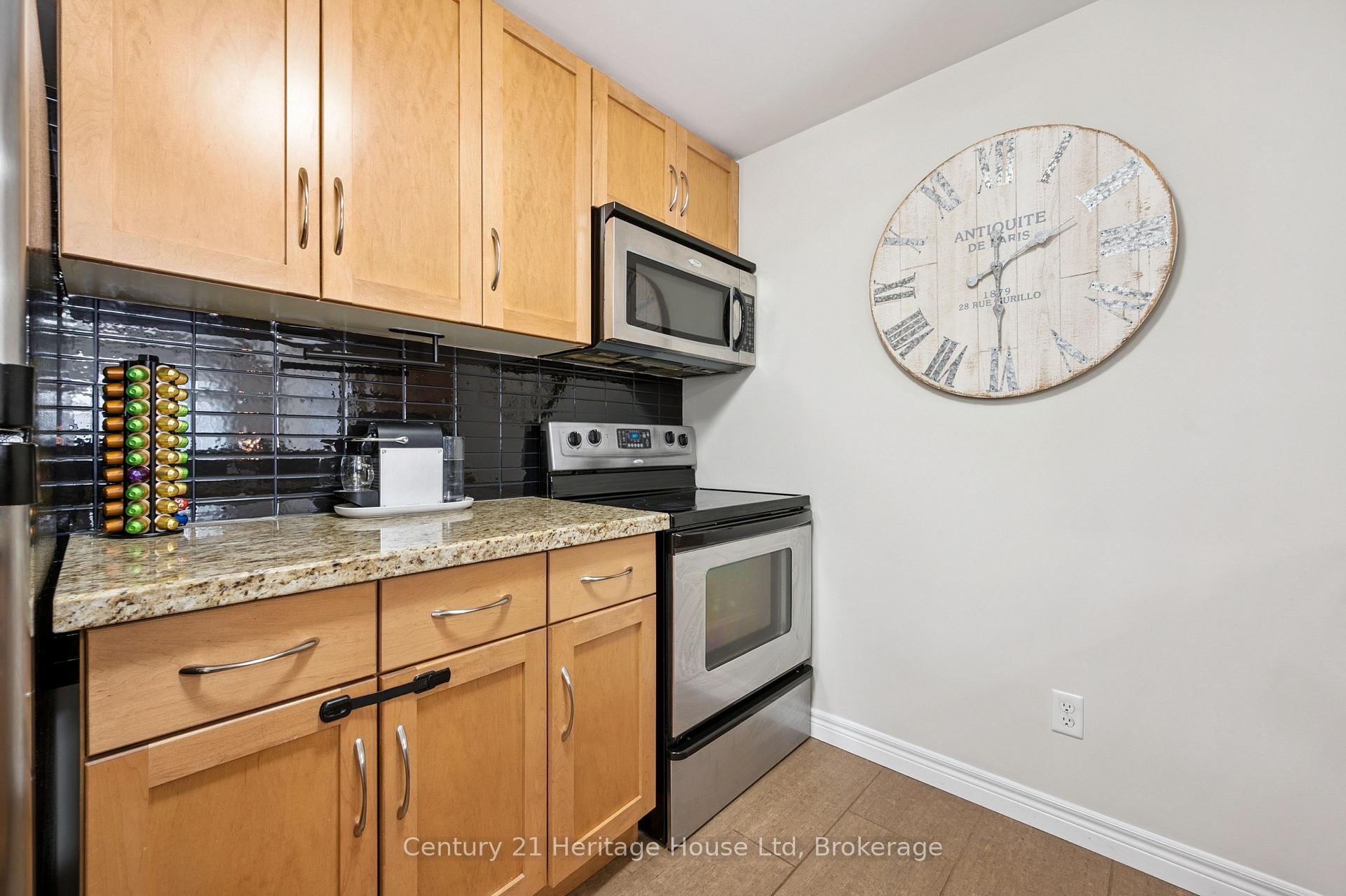 Photo 13 of Unit 207, 901 Paisley Road, Guelph, Willow West/Sugarbush/West Acres — HOMEH