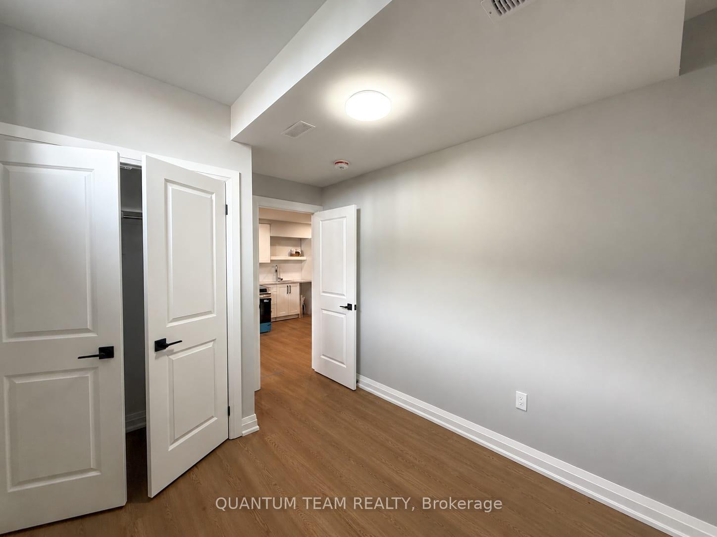 Photo 4 of Unit 2, 6196 Curlin Crescent, Niagara Falls, Forestview — HOMEH