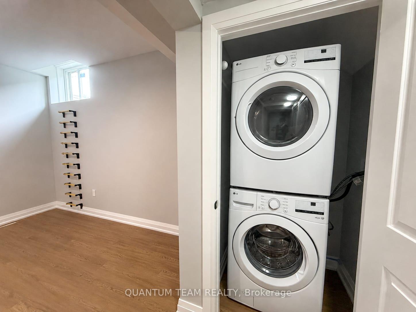 Photo 7 of Unit 2, 6196 Curlin Crescent, Niagara Falls, Forestview — HOMEH