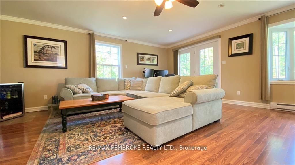 Photo 4 of 16 Wolfe Avenue, Deep River, Deep River — HOMEH