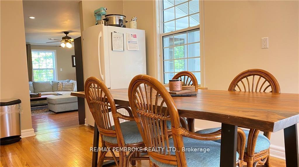 Photo 8 of 16 Wolfe Avenue, Deep River, Deep River — HOMEH