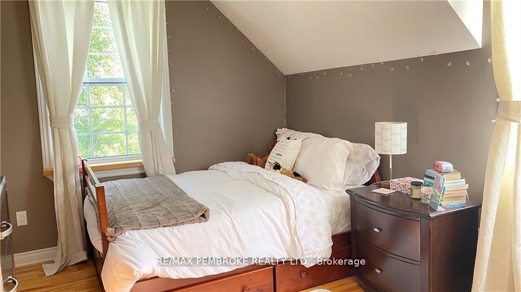 Photo 16 of 16 Wolfe Avenue, Deep River, Deep River — HOMEH