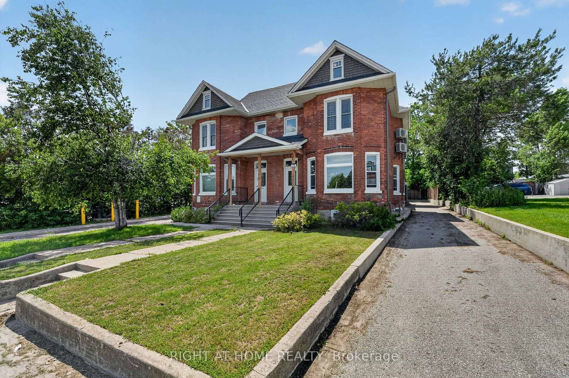 Photo 2 of Unit 204, 170 Bradford Street, Barrie, City Centre — HOMEH