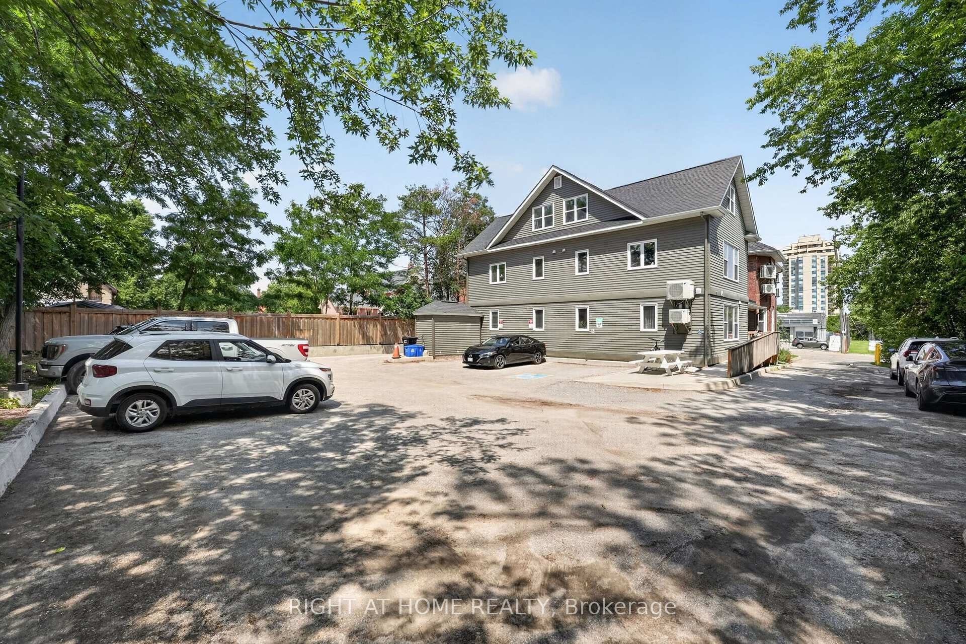 Photo 6 of Unit 204, 170 Bradford Street, Barrie, City Centre — HOMEH