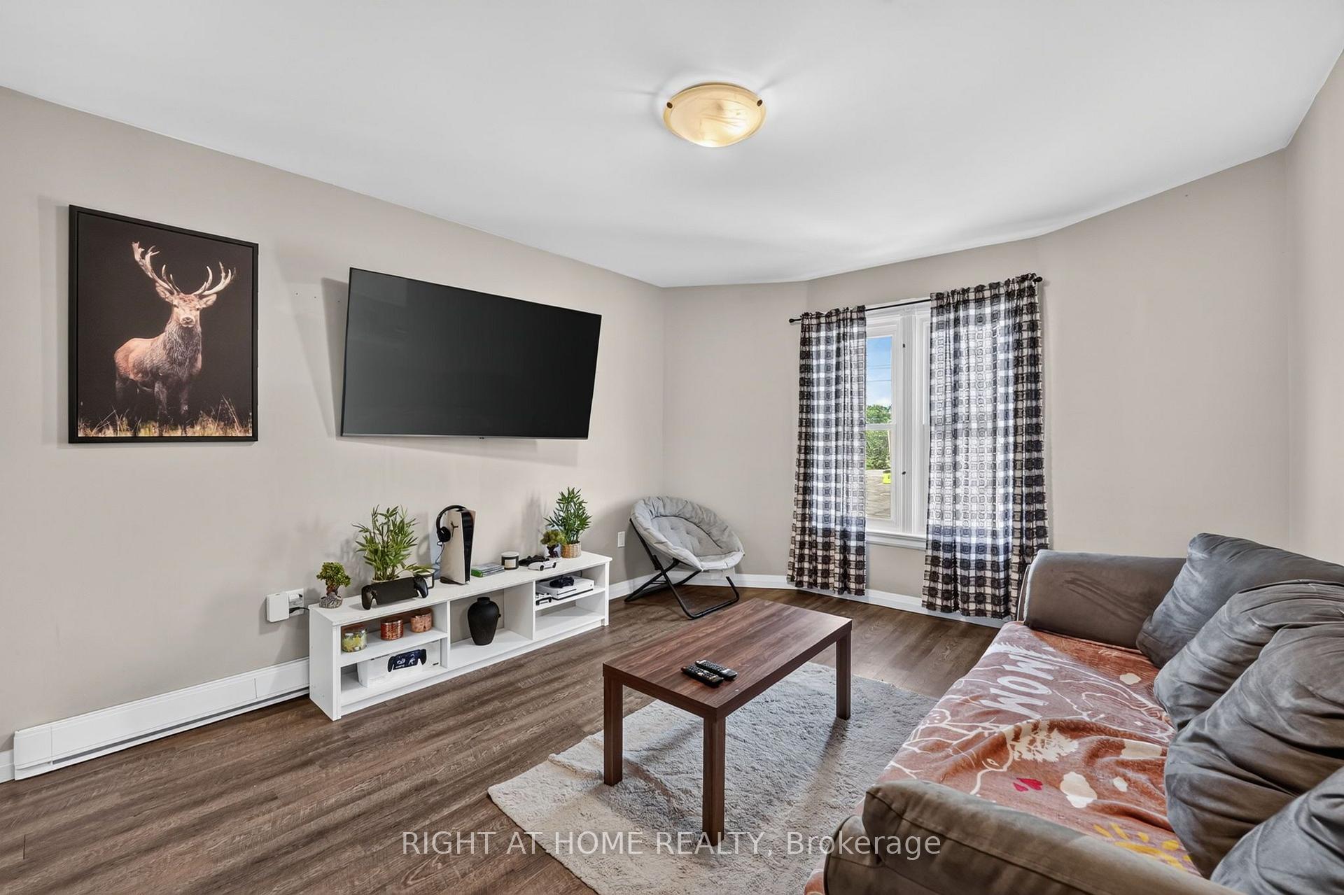 Photo 10 of Unit 204, 170 Bradford Street, Barrie, City Centre — HOMEH