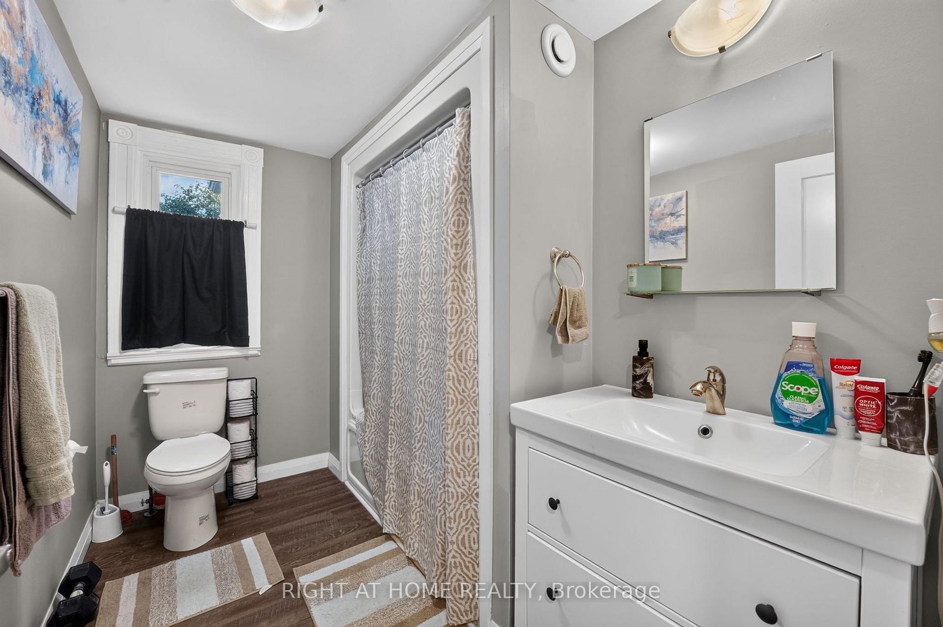 Photo 13 of Unit 204, 170 Bradford Street, Barrie, City Centre — HOMEH