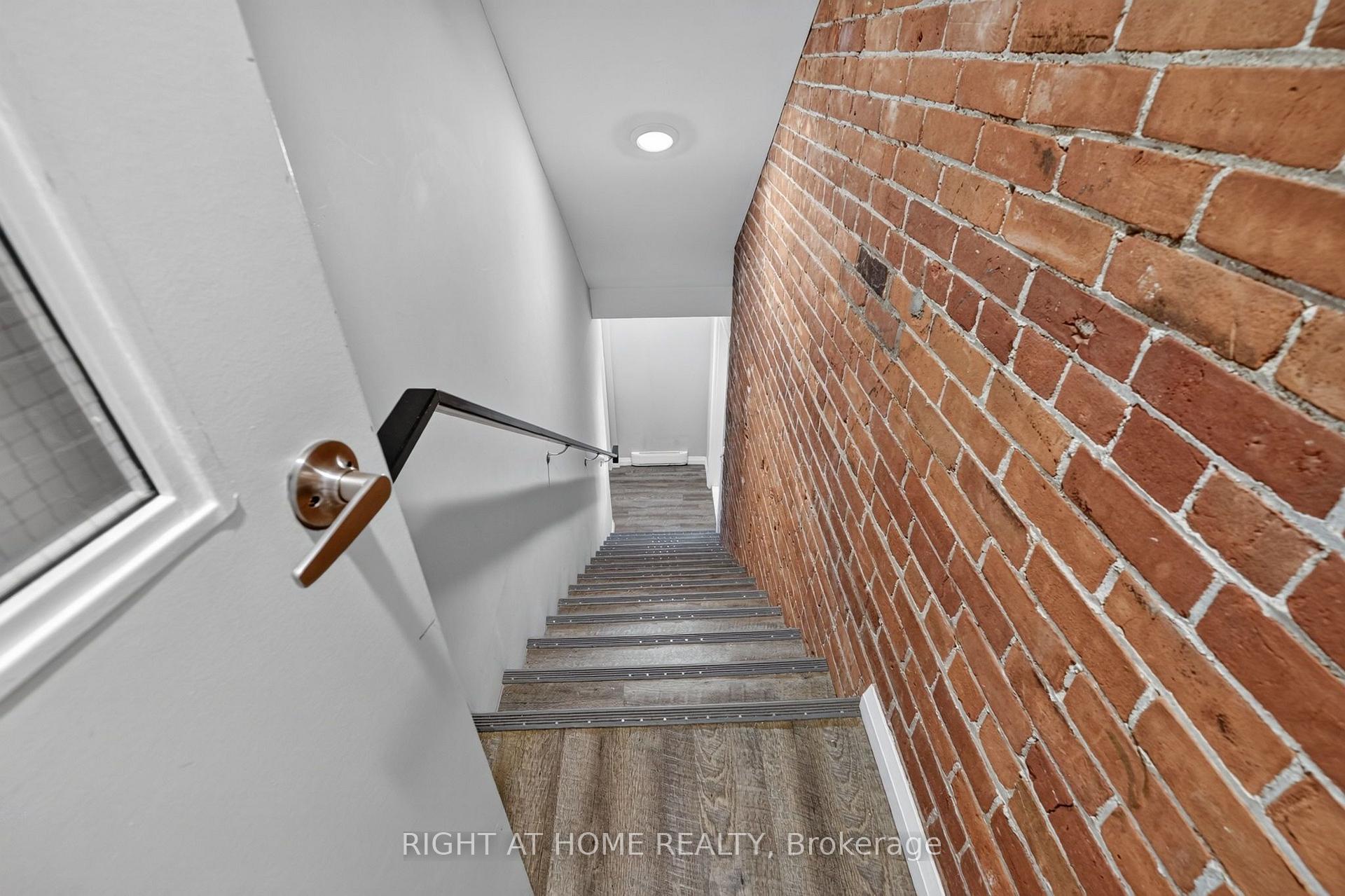 Photo 15 of Unit 204, 170 Bradford Street, Barrie, City Centre — HOMEH
