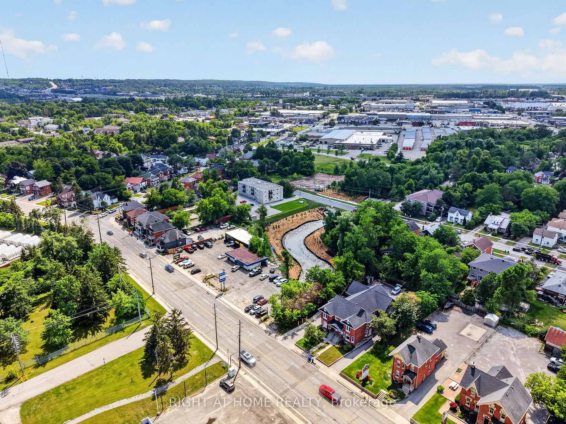 Photo 18 of Unit 204, 170 Bradford Street, Barrie, City Centre — HOMEH