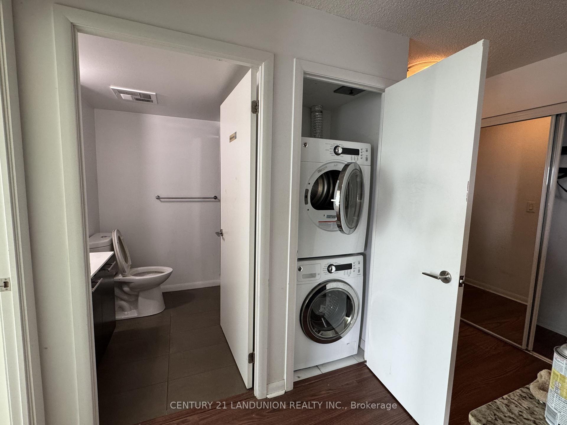 Photo 3 of Unit 910, 96 St Patrick Street, Toronto, Kensington-Chinatown — HOMEH