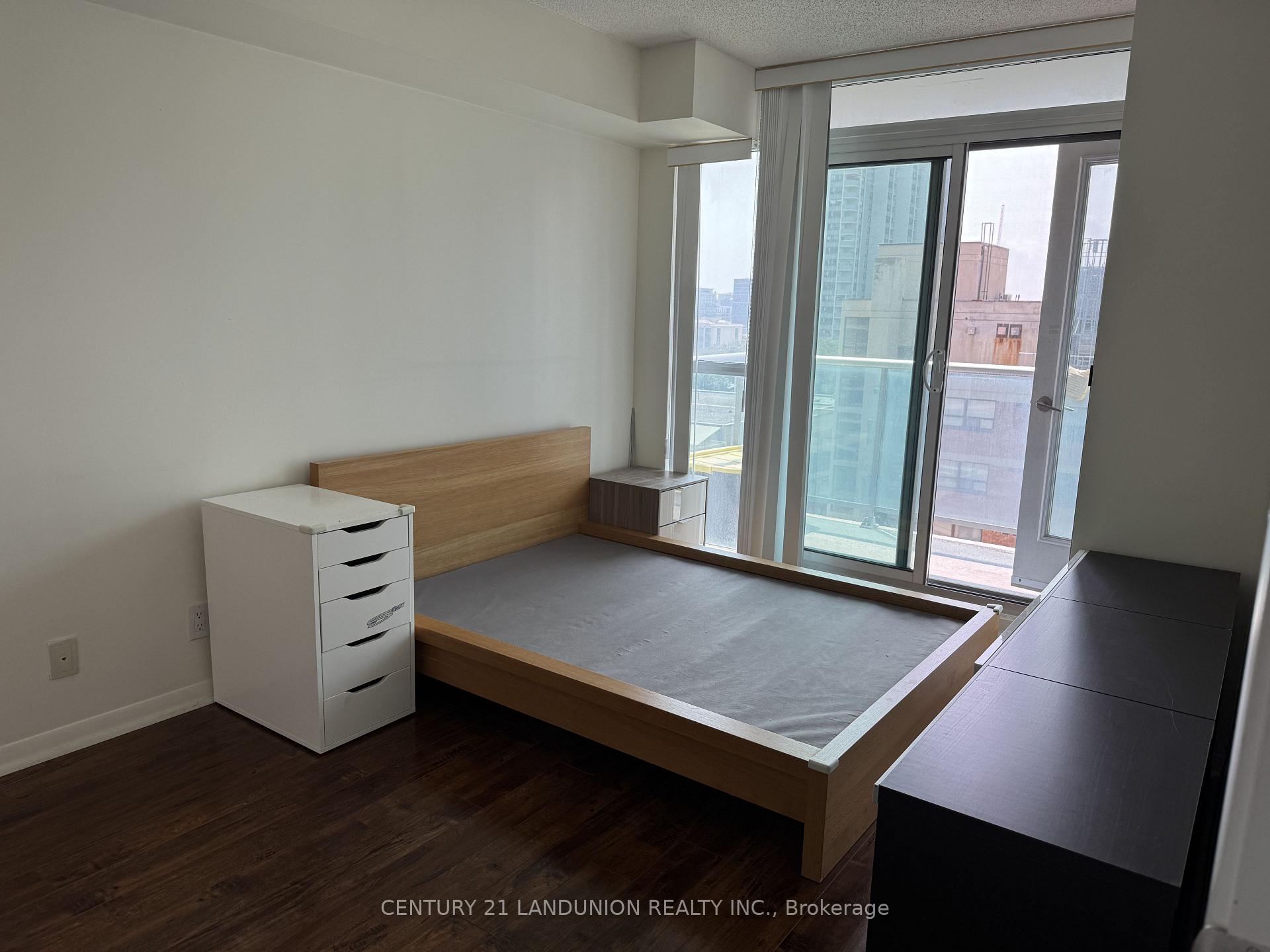 Photo 8 of Unit 910, 96 St Patrick Street, Toronto, Kensington-Chinatown — HOMEH
