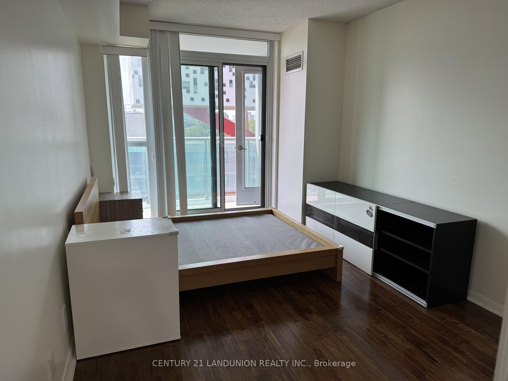 Photo 10 of Unit 910, 96 St Patrick Street, Toronto, Kensington-Chinatown — HOMEH