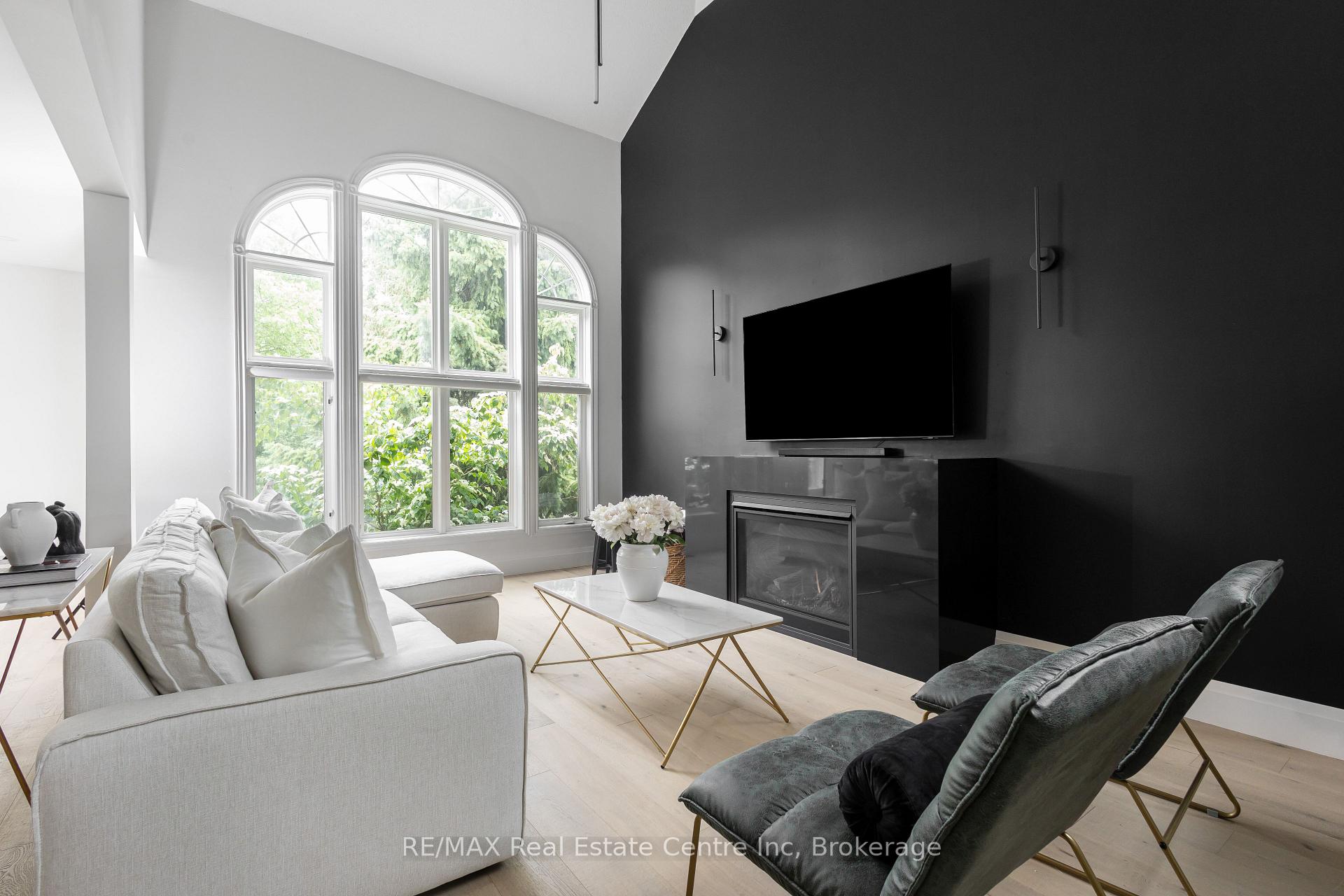 Photo 9 of 296 Farley Drive S, Guelph, Pineridge/Westminster Woods — HOMEH