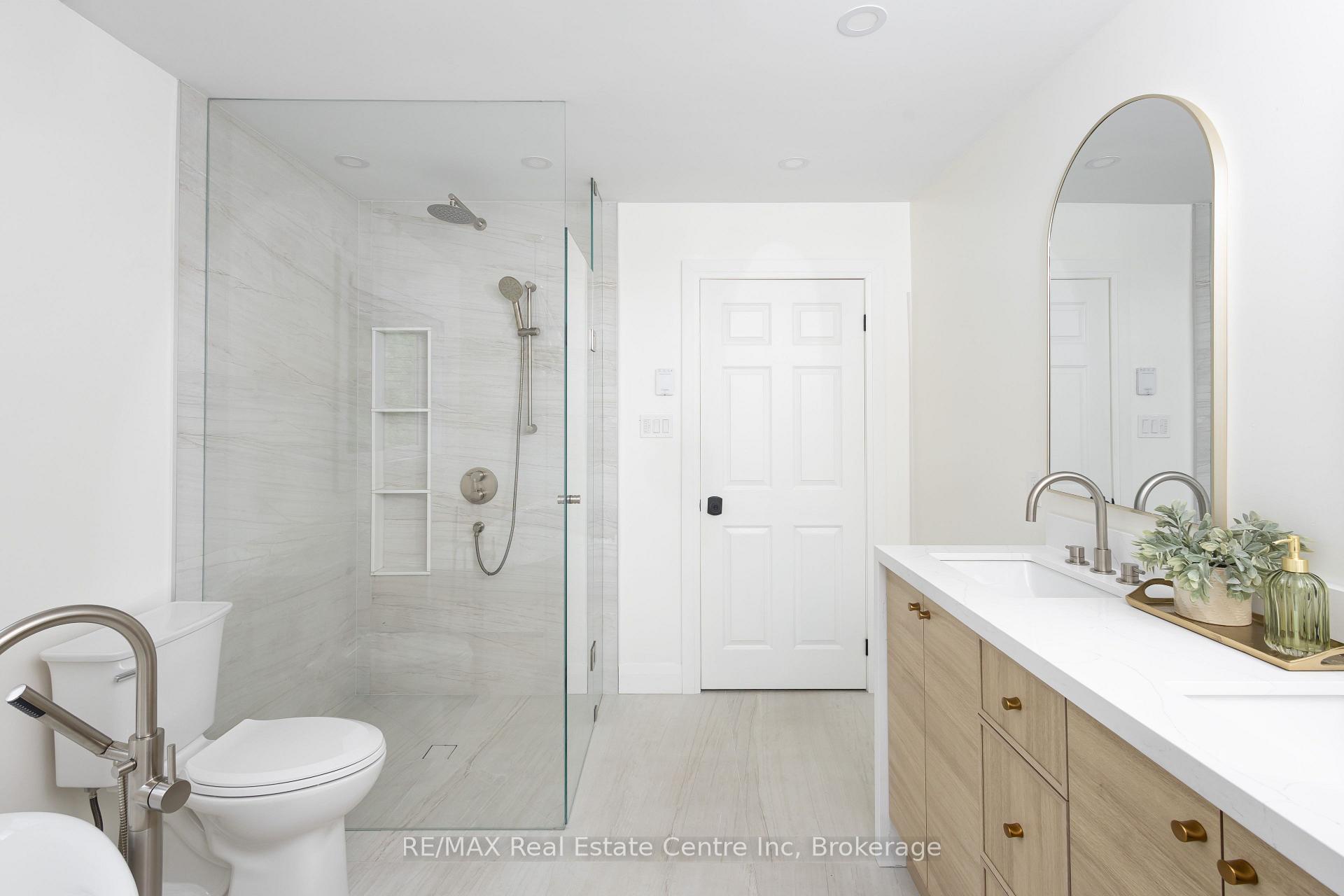 Photo 33 of 296 Farley Drive S, Guelph, Pineridge/Westminster Woods — HOMEH