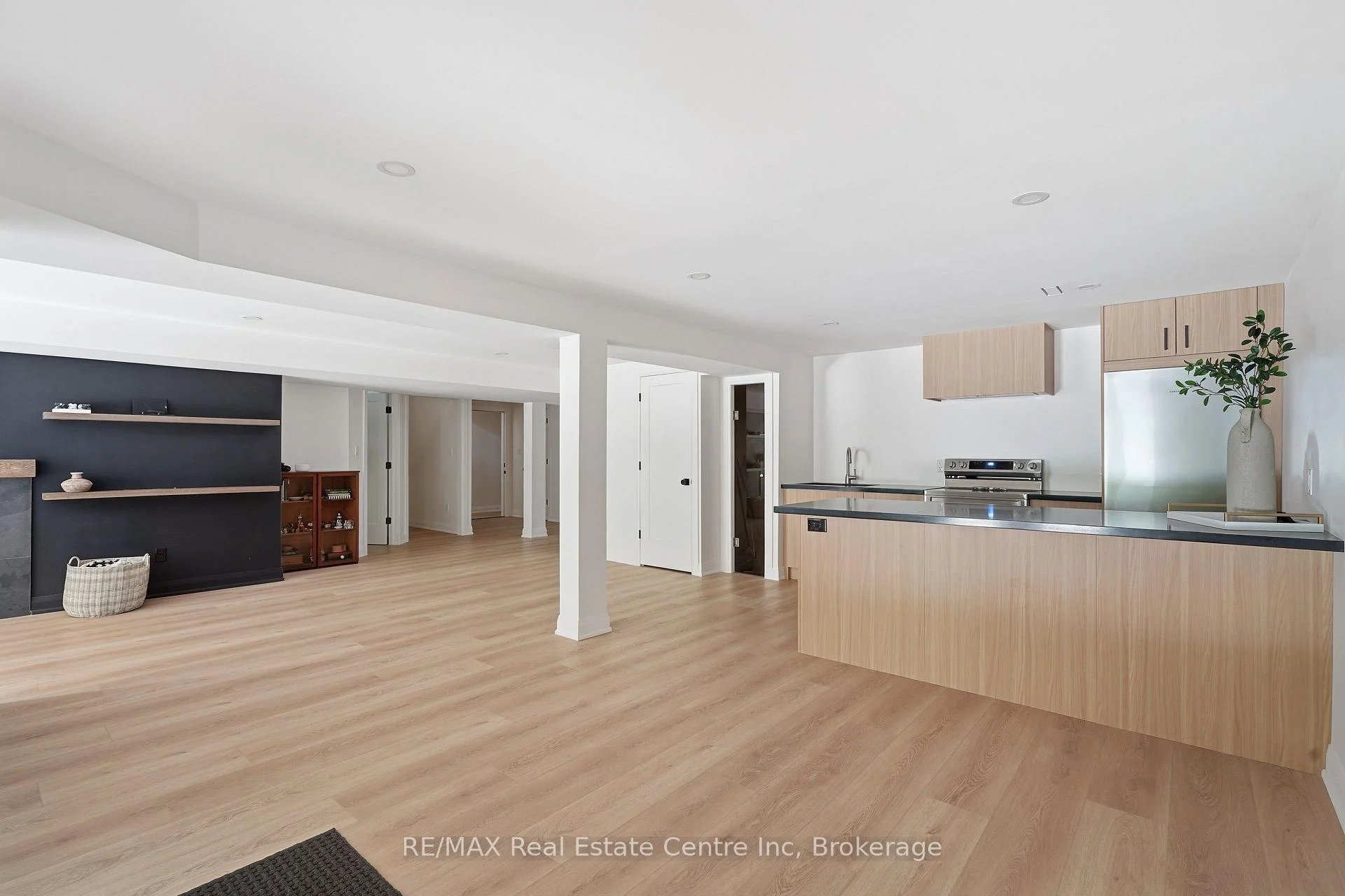 Photo 37 of 296 Farley Drive S, Guelph, Pineridge/Westminster Woods — HOMEH