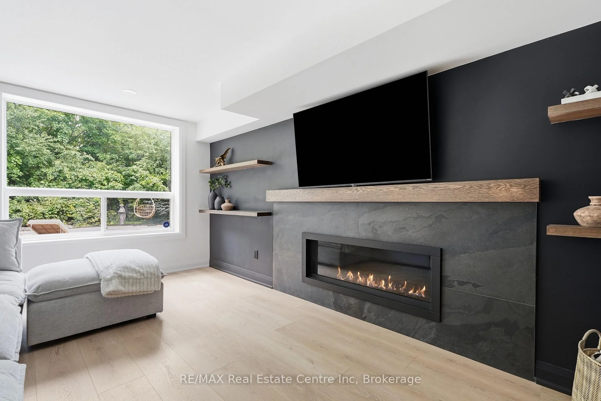 Photo 43 of 296 Farley Drive S, Guelph, Pineridge/Westminster Woods — HOMEH