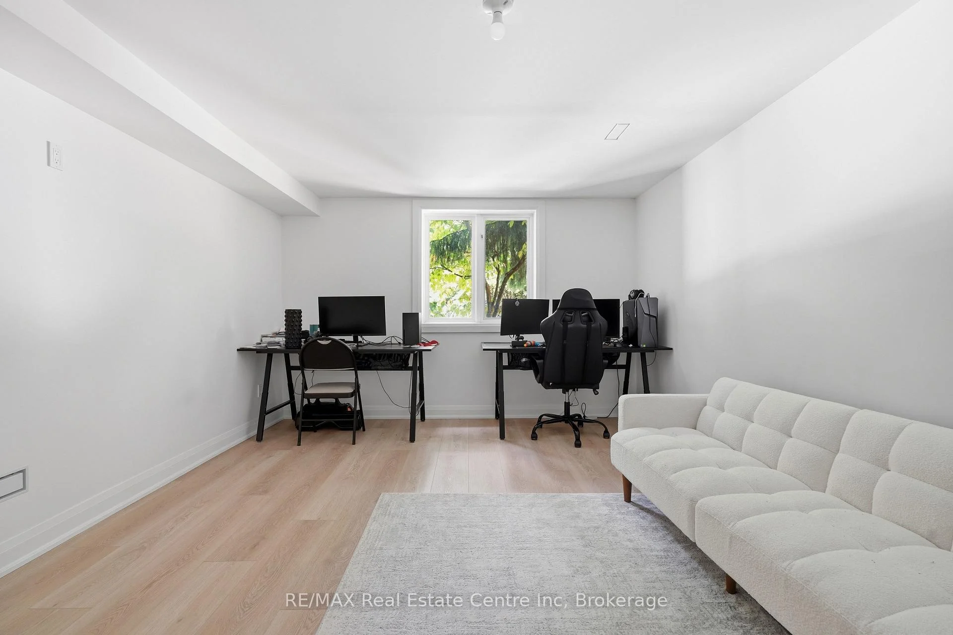 Photo 54 of 296 Farley Drive S, Guelph, Pineridge/Westminster Woods — HOMEH