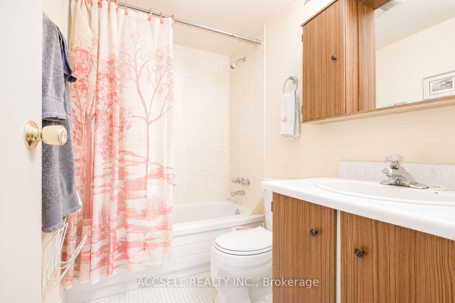 Photo 36 of 45 silver springs Boulevard, Scarborough, L'Amoreaux — HOMEH