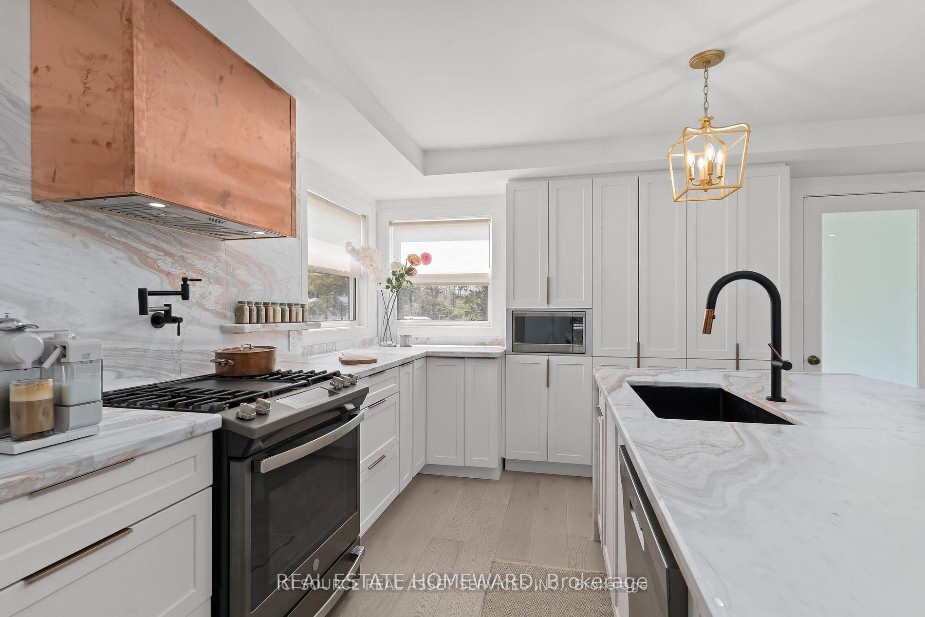 Photo 7 of 1391 Doyle Road, Loyalist, Lennox and Addington - South — HOMEH