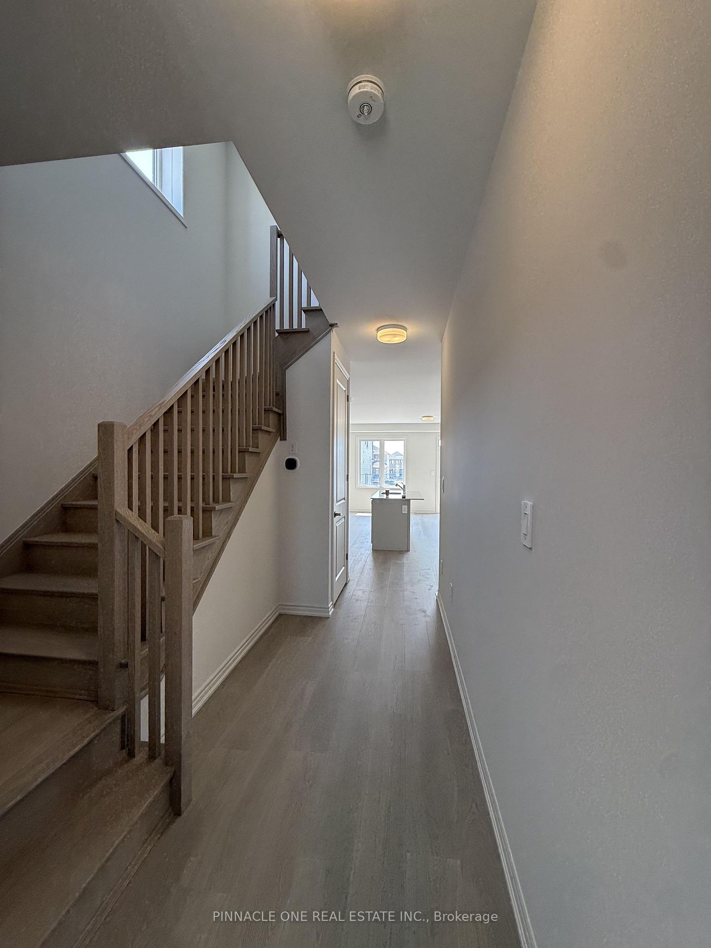 Photo 4 of 214 Stinson Crescent, Clarington, Courtice — HOMEH