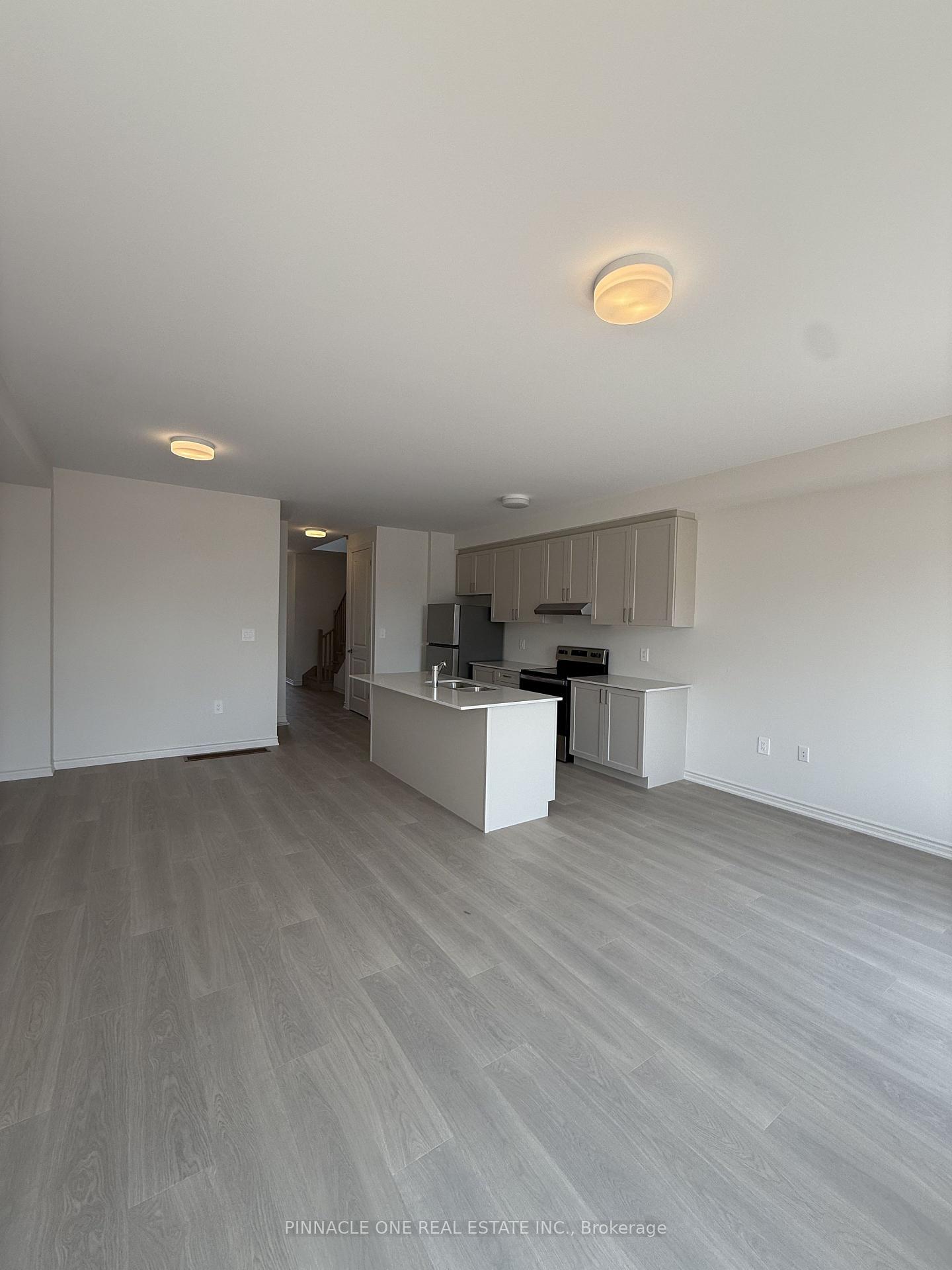 Photo 9 of 214 Stinson Crescent, Clarington, Courtice — HOMEH