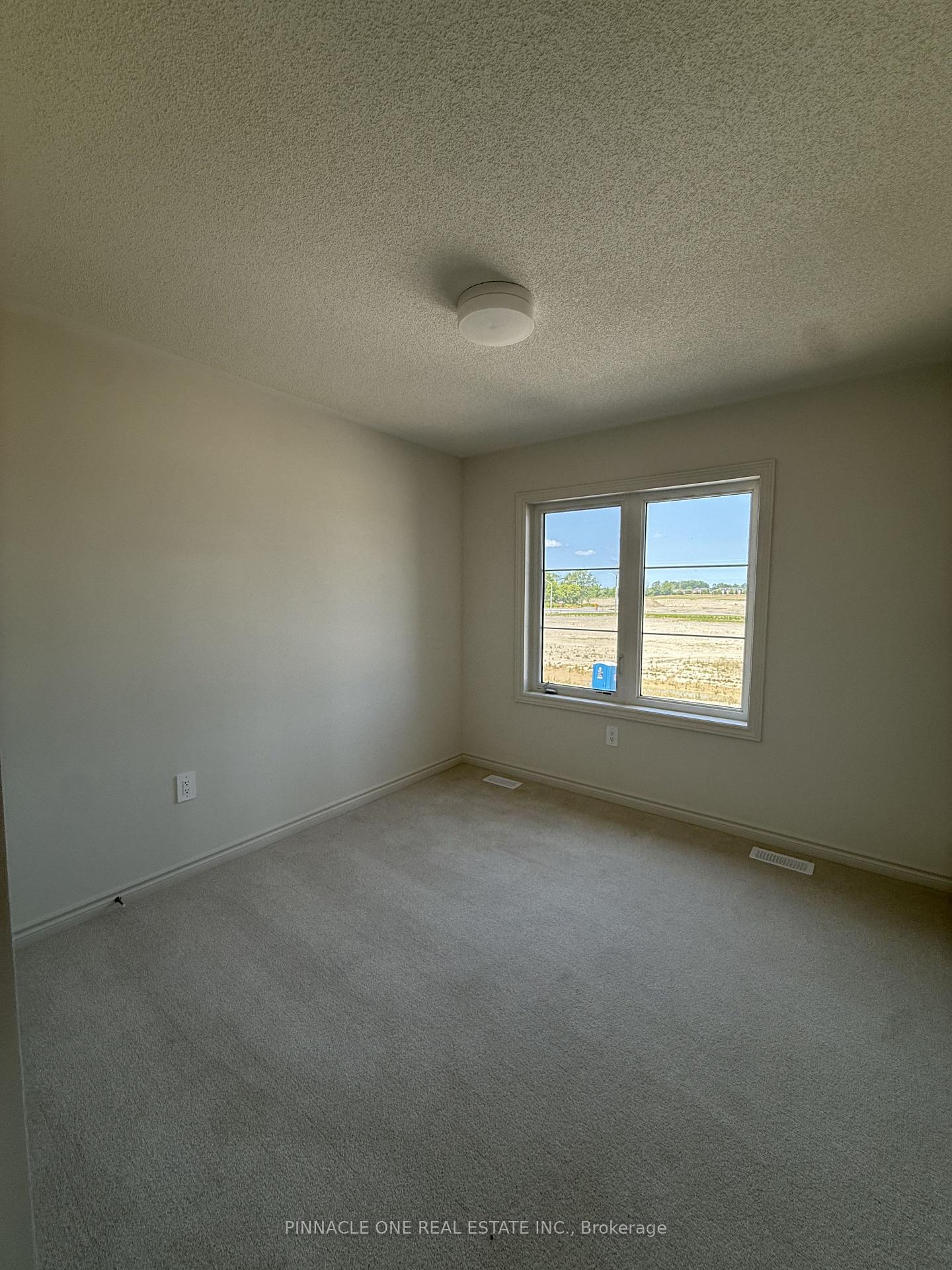 Photo 17 of 214 Stinson Crescent, Clarington, Courtice — HOMEH