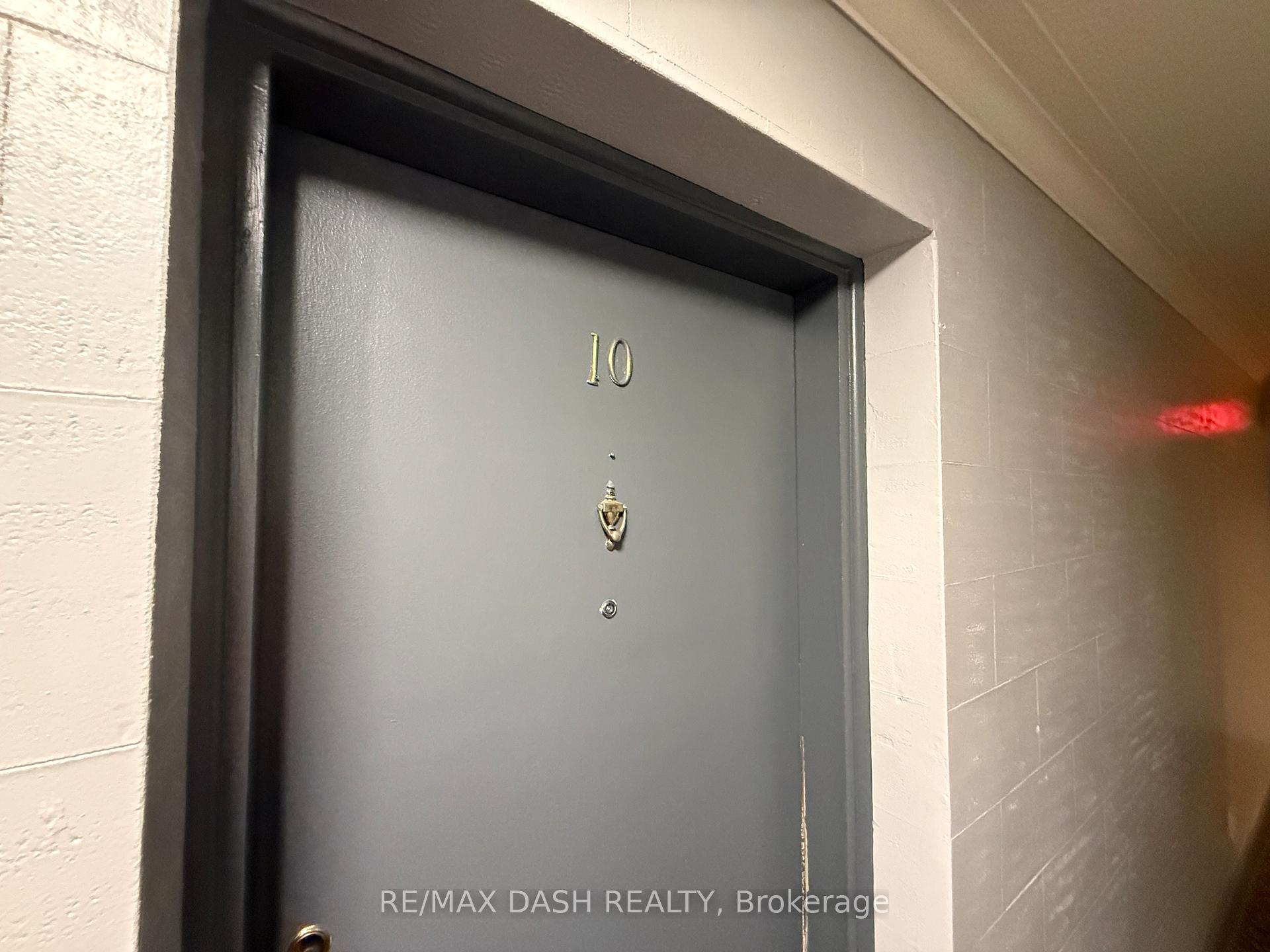 Photo 3 of Unit 10, 69 Old Mill Terrace, Etobicoke, Stonegate-Queensway — HOMEH