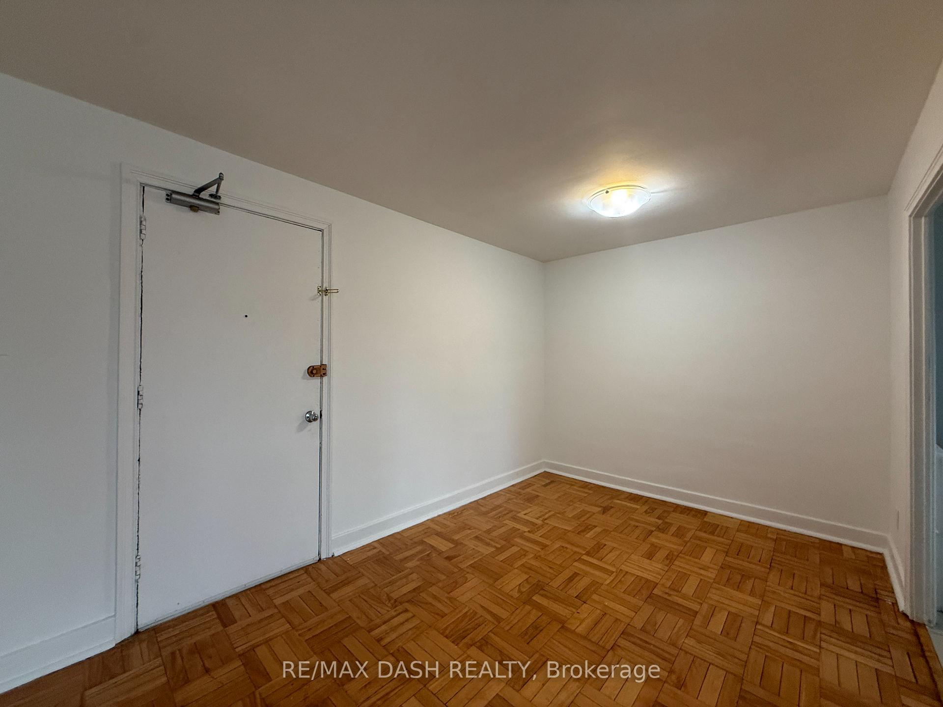 Photo 4 of Unit 10, 69 Old Mill Terrace, Etobicoke, Stonegate-Queensway — HOMEH