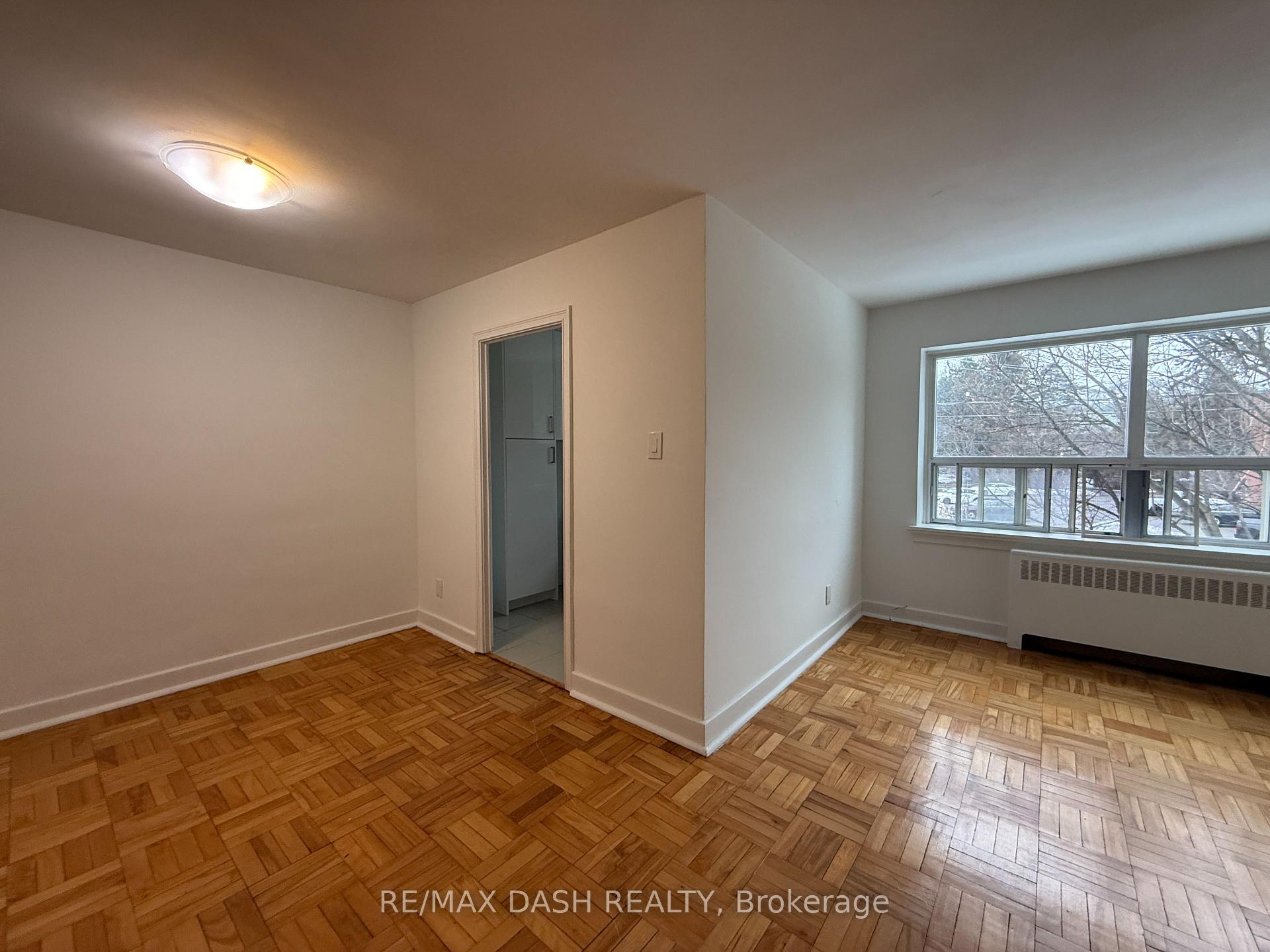 Photo 6 of Unit 10, 69 Old Mill Terrace, Etobicoke, Stonegate-Queensway — HOMEH