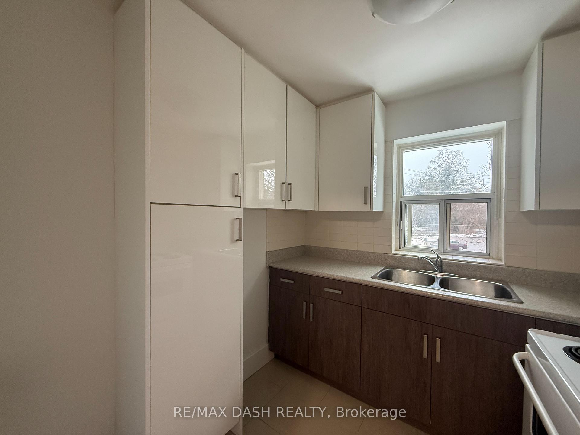 Photo 10 of Unit 10, 69 Old Mill Terrace, Etobicoke, Stonegate-Queensway — HOMEH