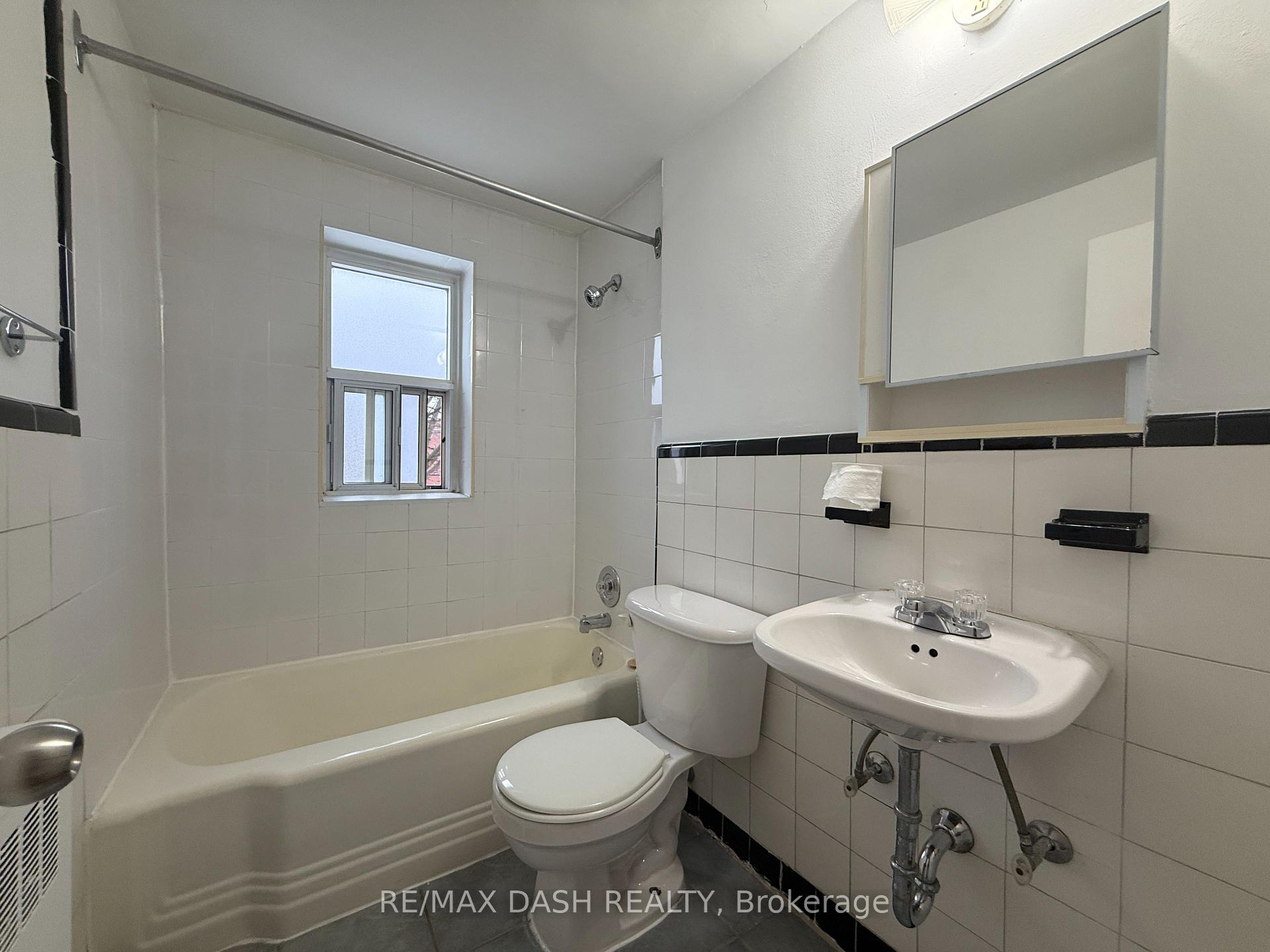 Photo 18 of Unit 10, 69 Old Mill Terrace, Etobicoke, Stonegate-Queensway — HOMEH