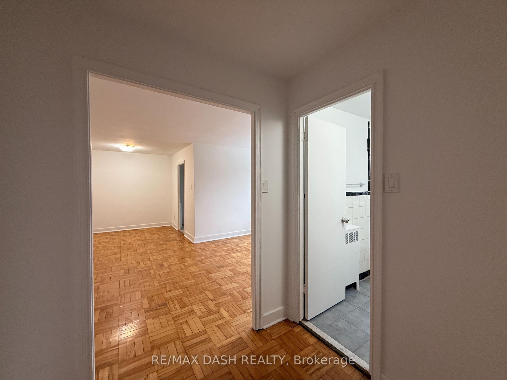 Photo 26 of Unit 10, 69 Old Mill Terrace, Etobicoke, Stonegate-Queensway — HOMEH