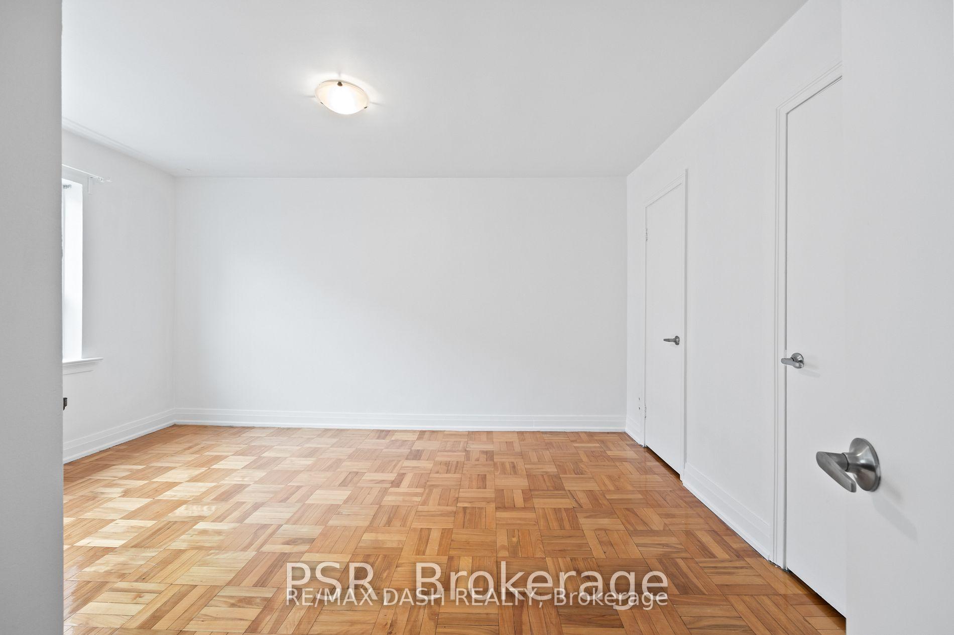 Photo 4 of Unit 18, 69 Old Mill Terrace, Etobicoke, Stonegate-Queensway — HOMEH